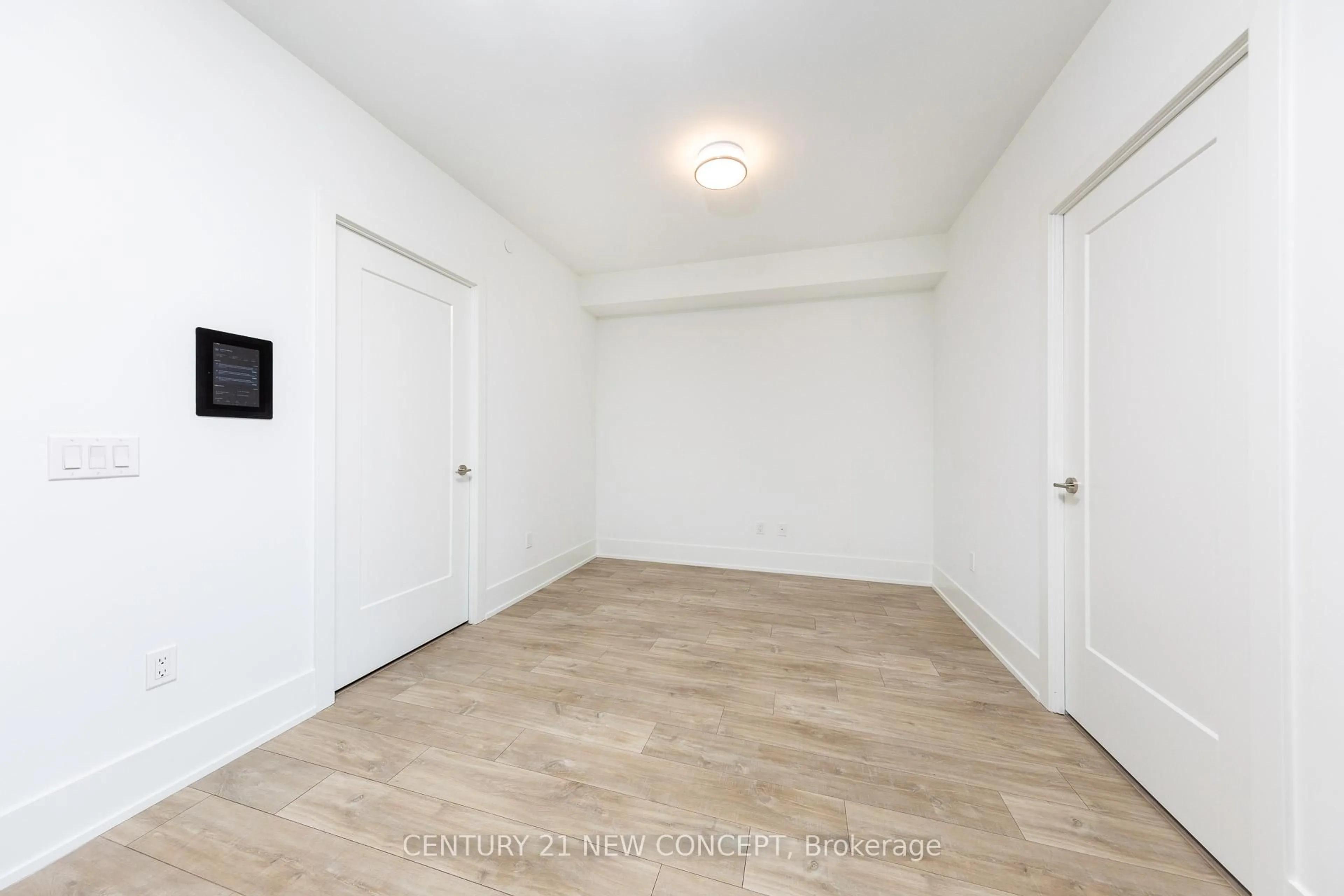 A pic of a room for 480 Front St #1717, Toronto Ontario M5V 0V6