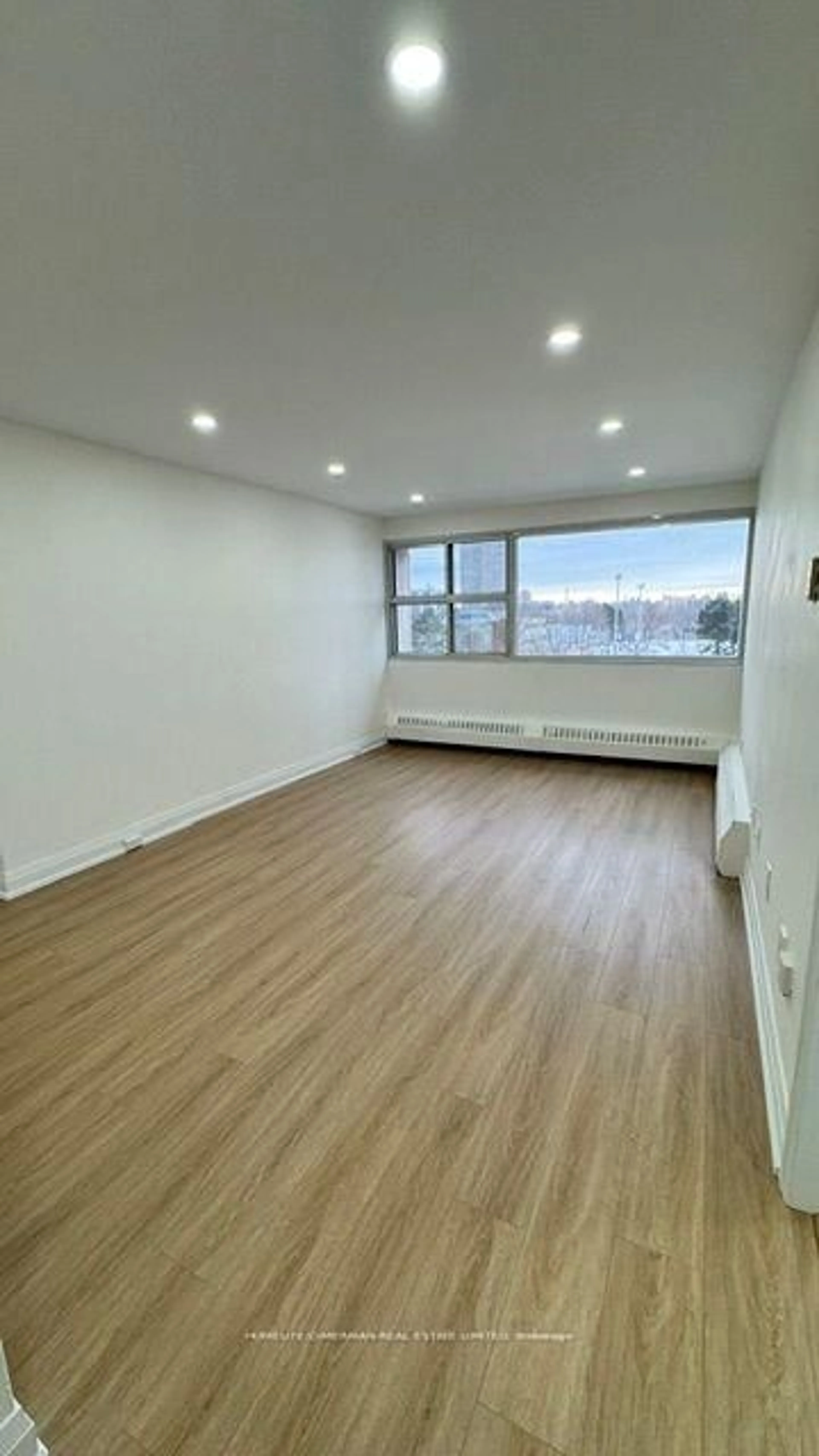 A pic of a room for 725 Don Mills Rd #505, Toronto Ontario M3C 1S6