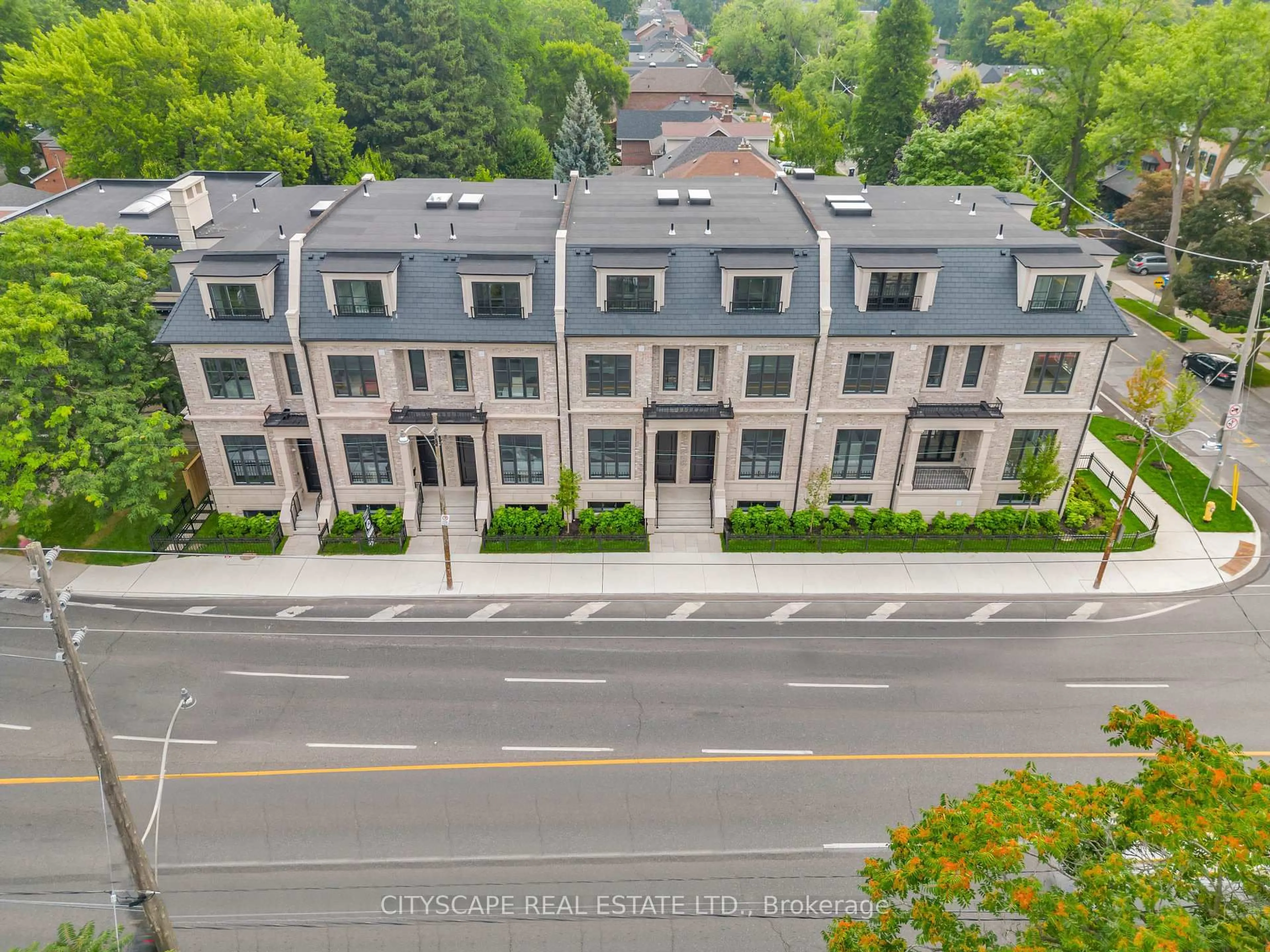 A pic from outside/outdoor area/front of a property/back of a property/a pic from drone, city buildings view from balcony for 372 Briar Hill Ave, Toronto Ontario M4R 1J2