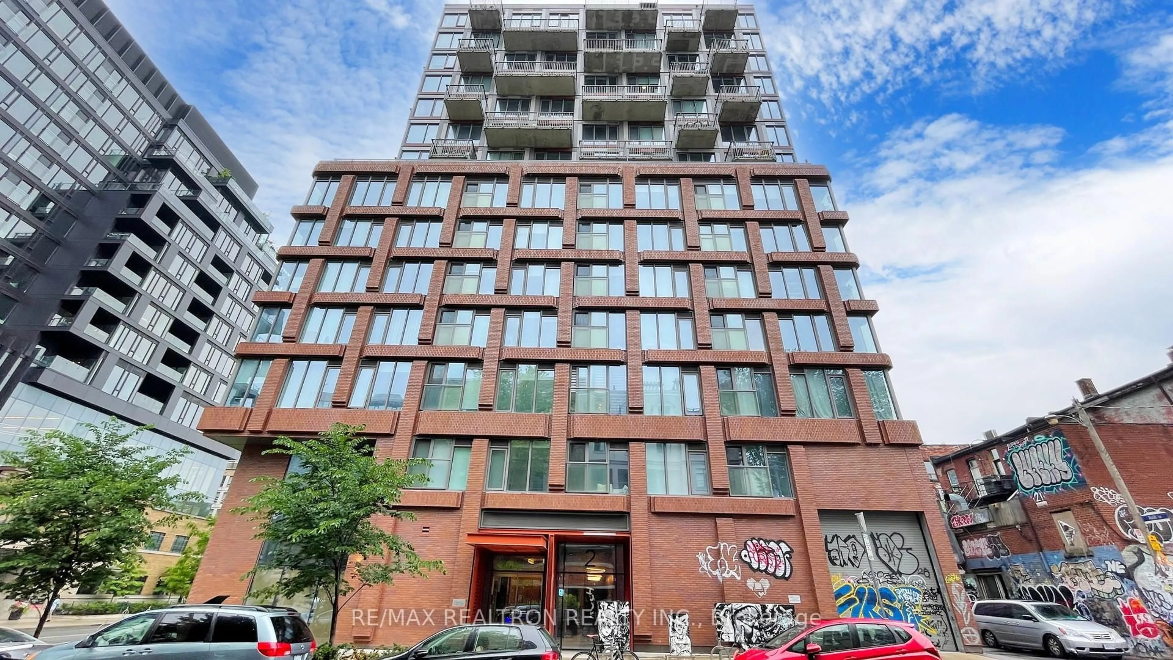 Indoor foyer for 2 Augusta Ave #604, Toronto Ontario M5V 0T3