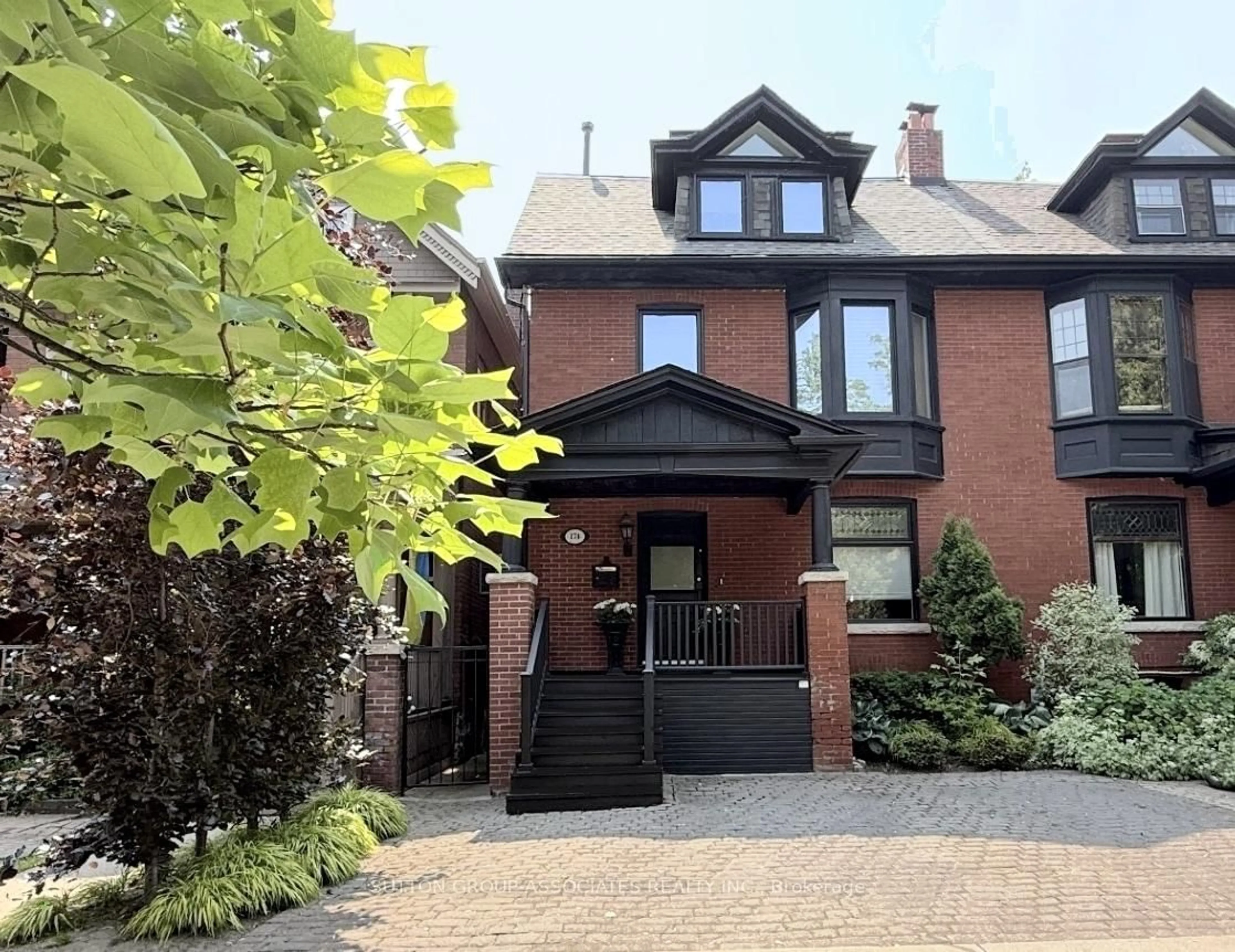Home with brick exterior material, street for 174 Madison Ave, Toronto Ontario M5R 2S5
