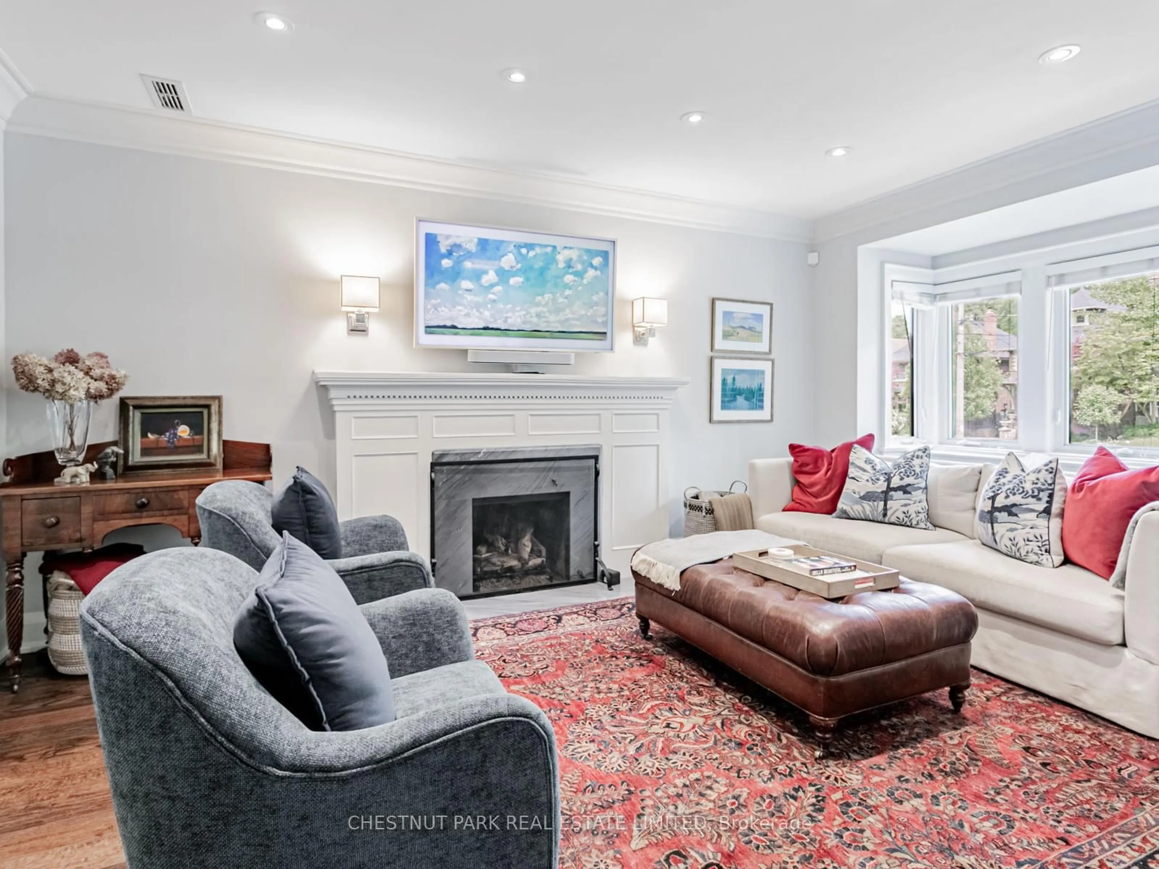 Living room with furniture, unknown for 199 Glengrove Ave, Toronto Ontario M4R 1P4