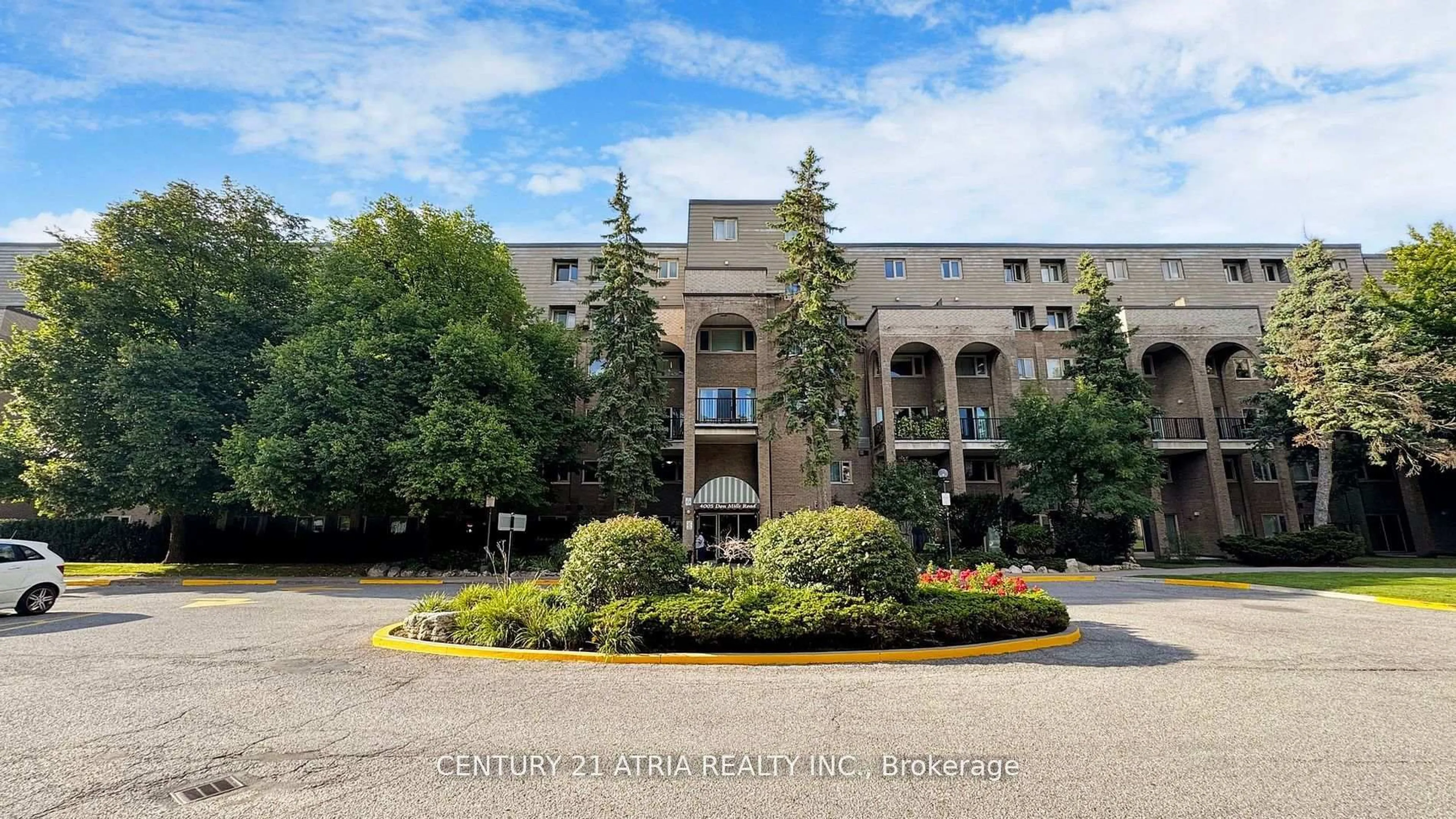 Patio, building for 4005 Don Mills Rd #326, Toronto Ontario M2N 3J9
