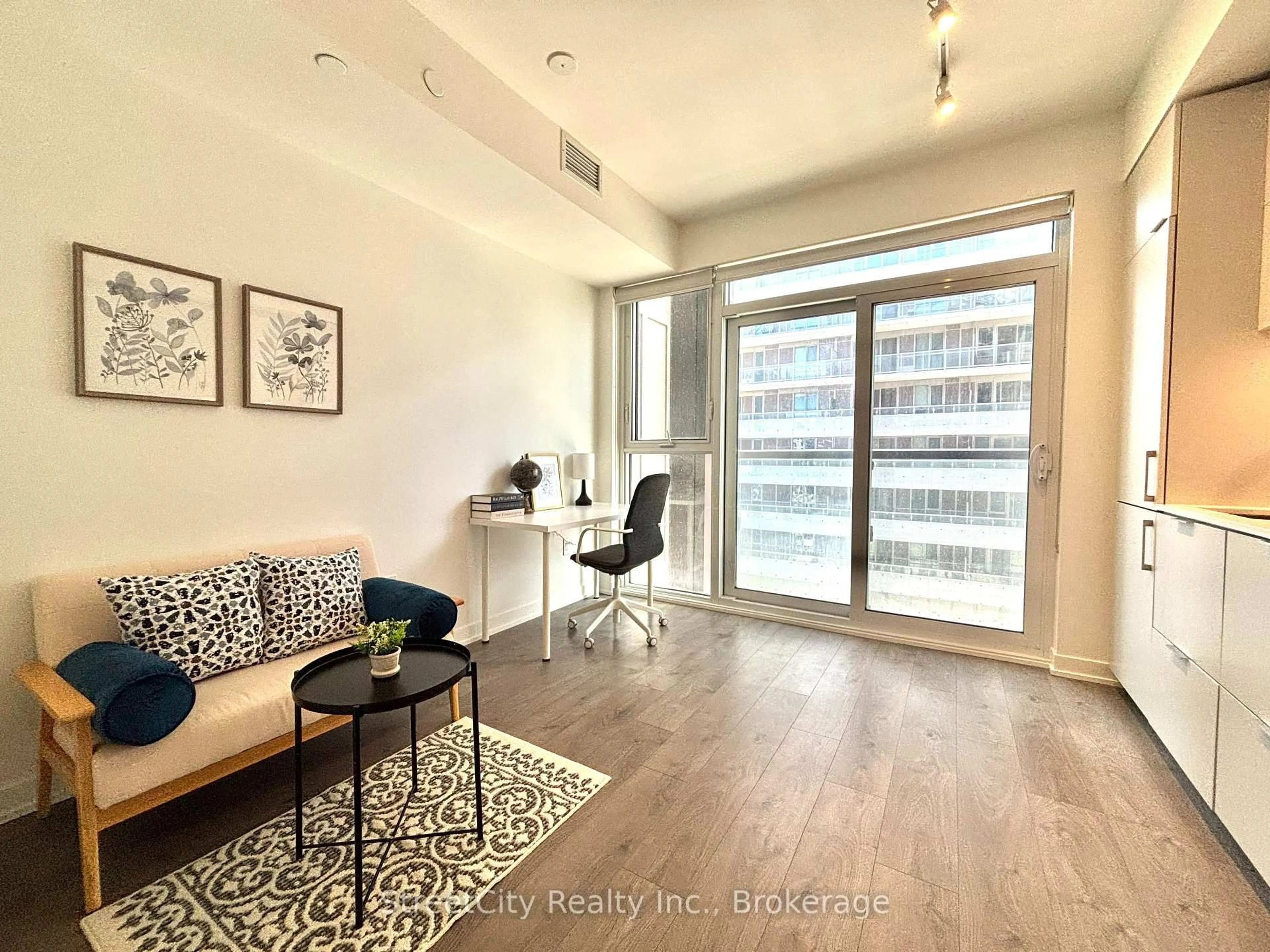 A pic of a room for 20 Richardson St #611, Toronto Ontario M5A 0S6