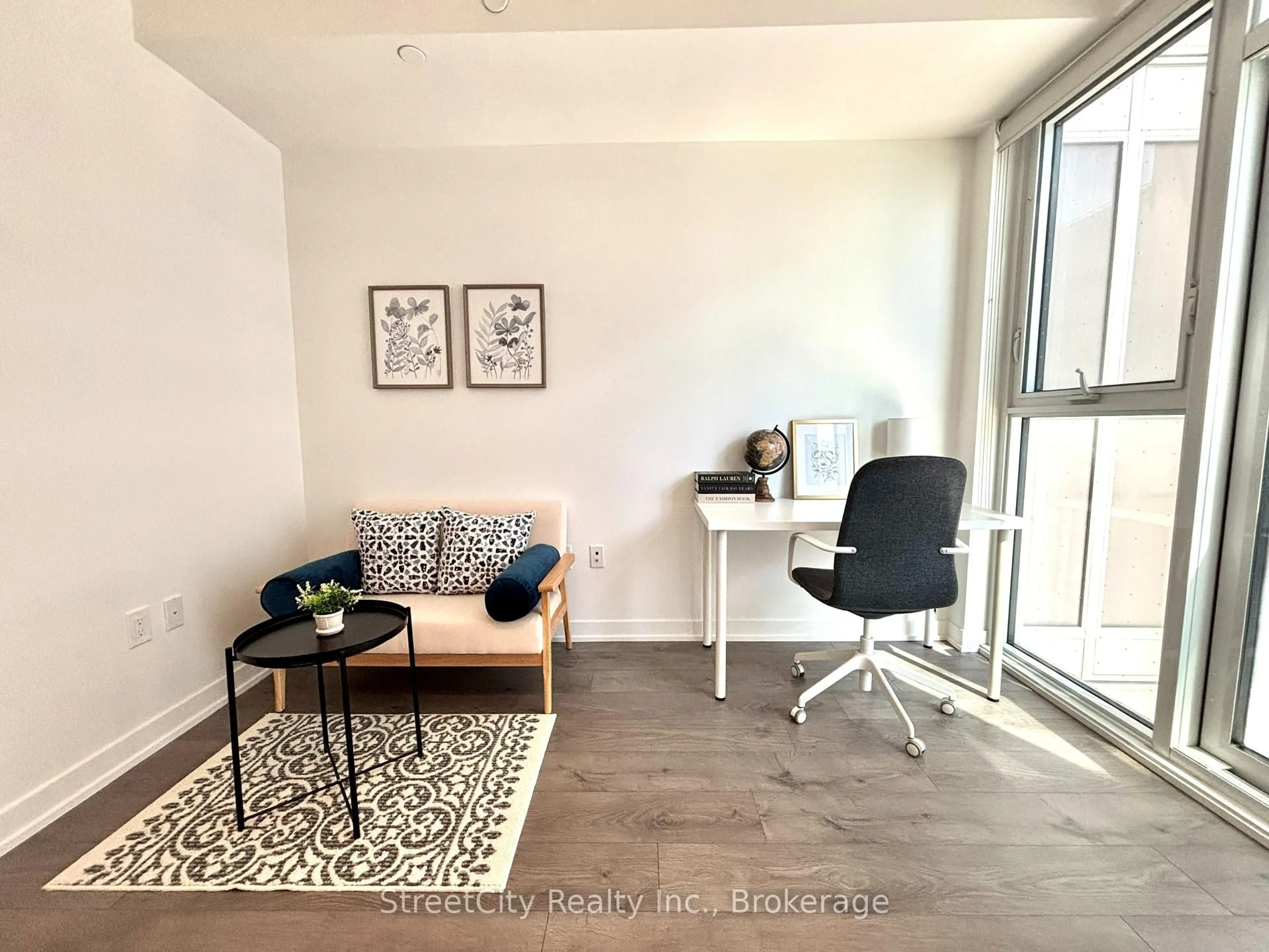A pic of a room for 20 Richardson St #611, Toronto Ontario M5A 0S6