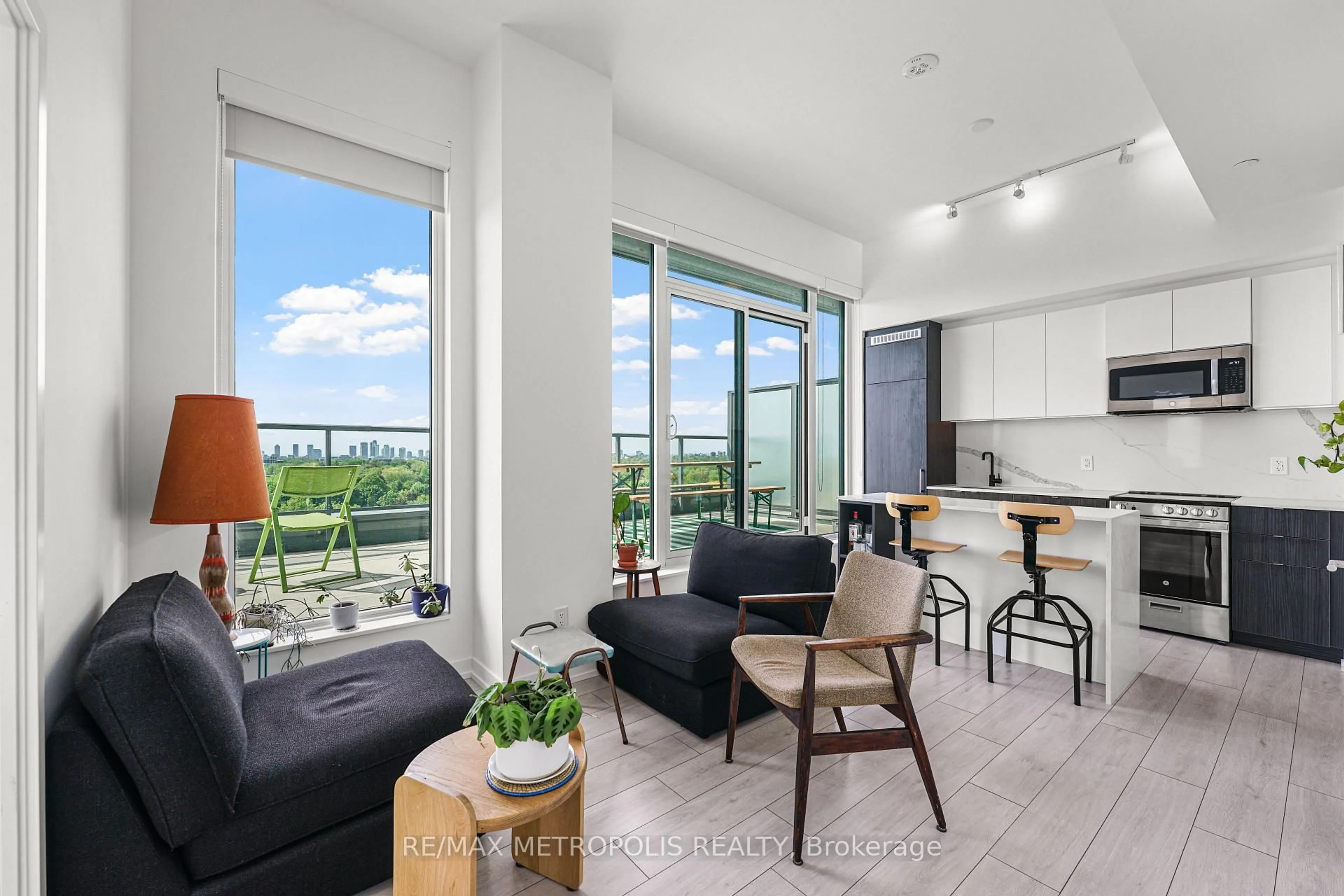Open concept kitchen, unknown for 500 Dupont St #815, Toronto Ontario M6G 0B8