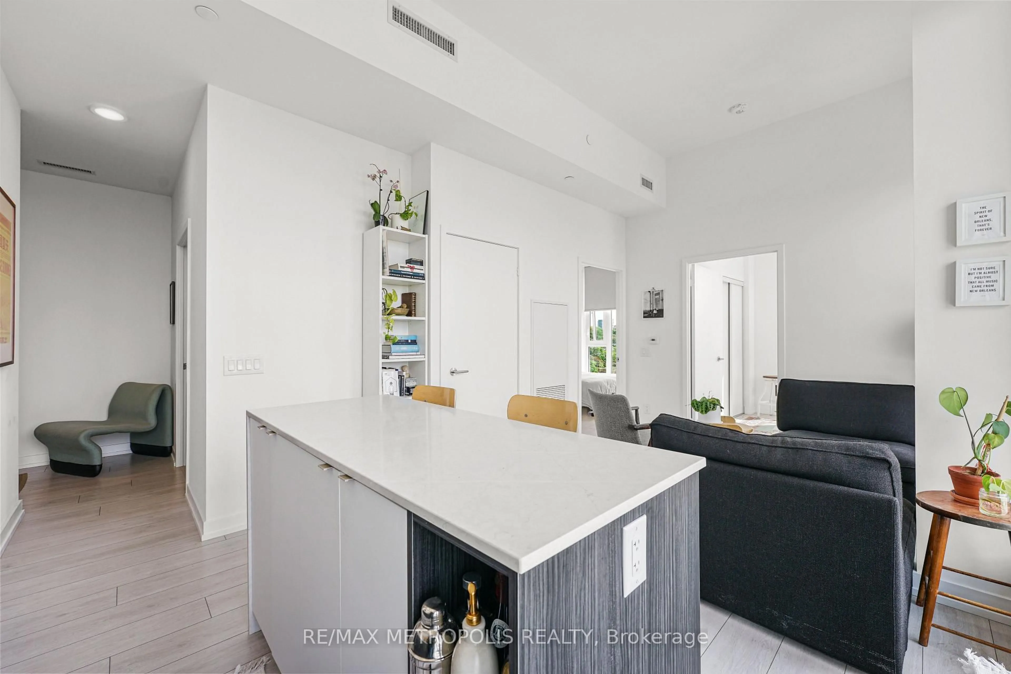Open concept kitchen, unknown for 500 Dupont St #815, Toronto Ontario M6G 0B8