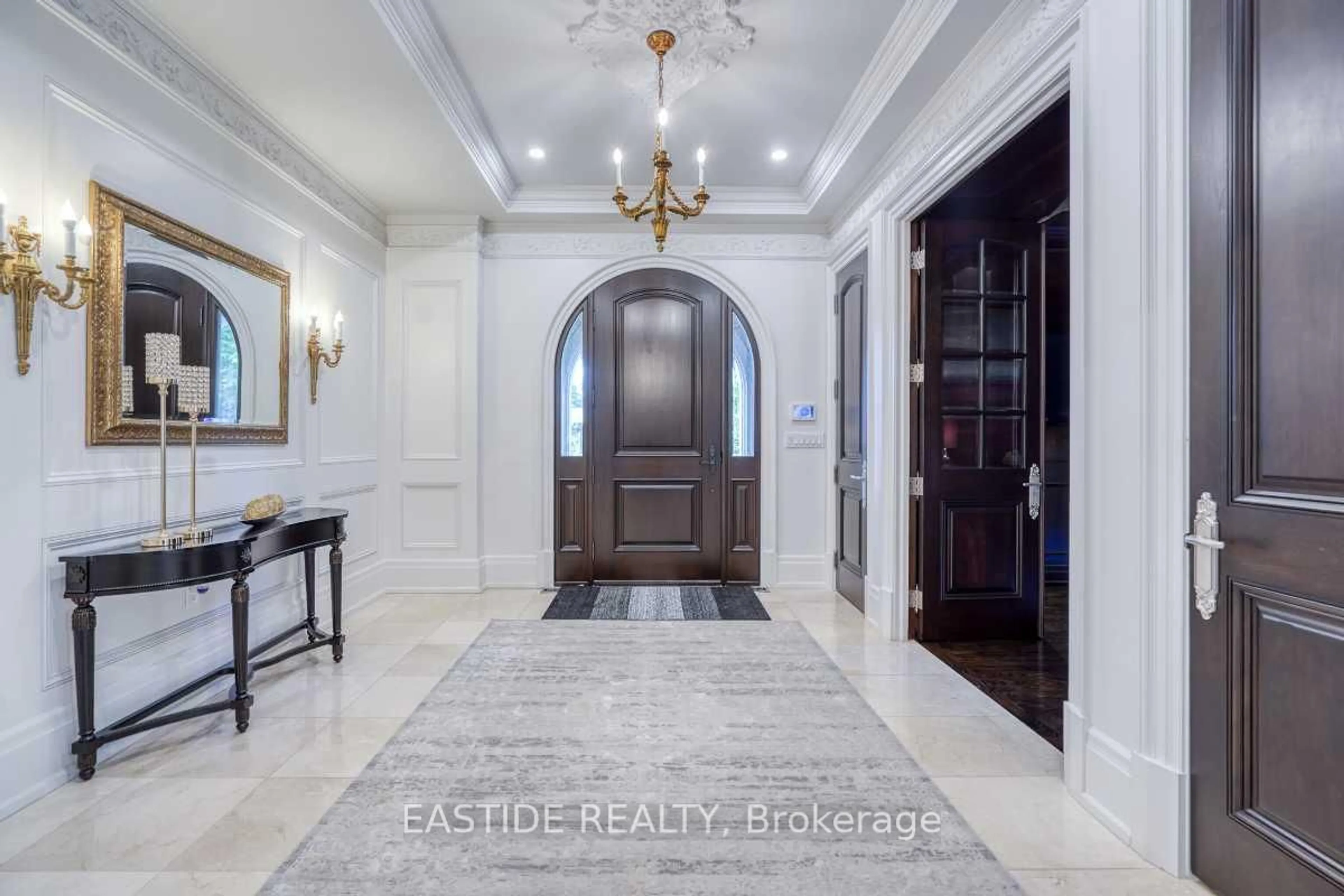 Indoor entryway for 5 Swiftdale Pl, Toronto Ontario M3B 1M3
