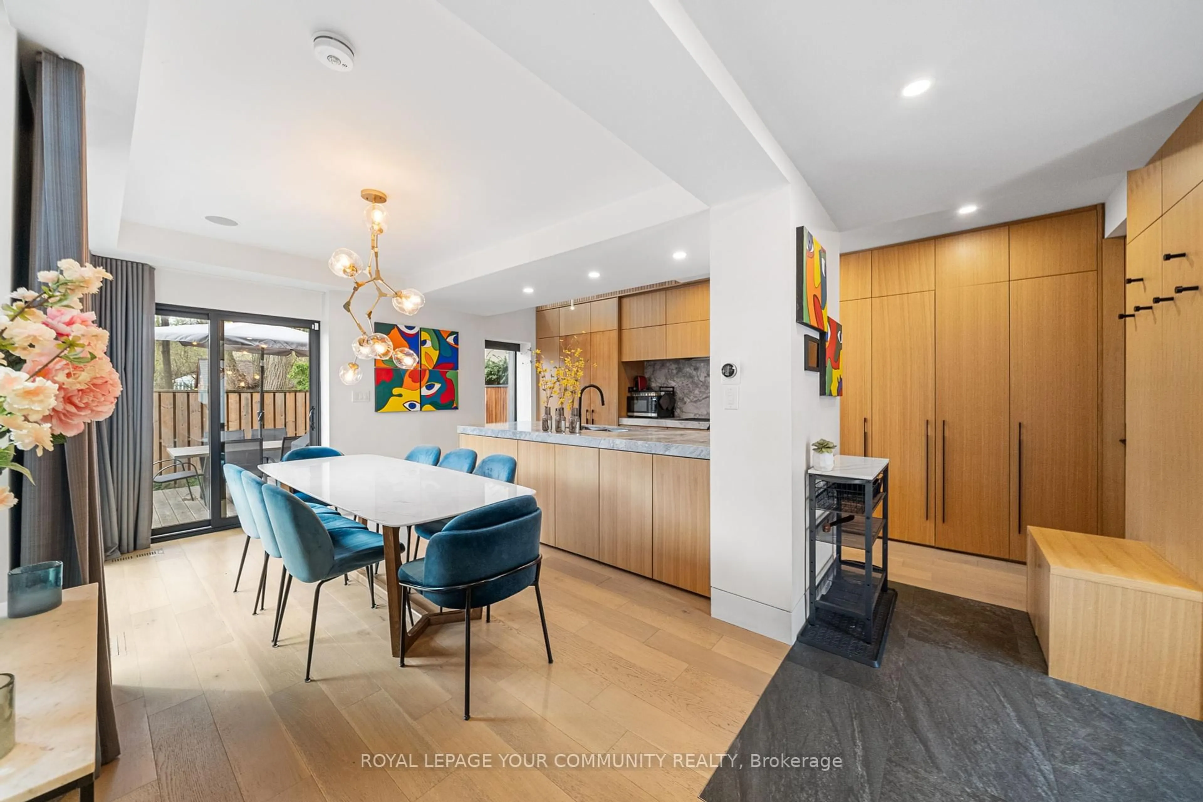 Open concept kitchen, unknown for 296 Elm Rd, Toronto Ontario M5M 3V2