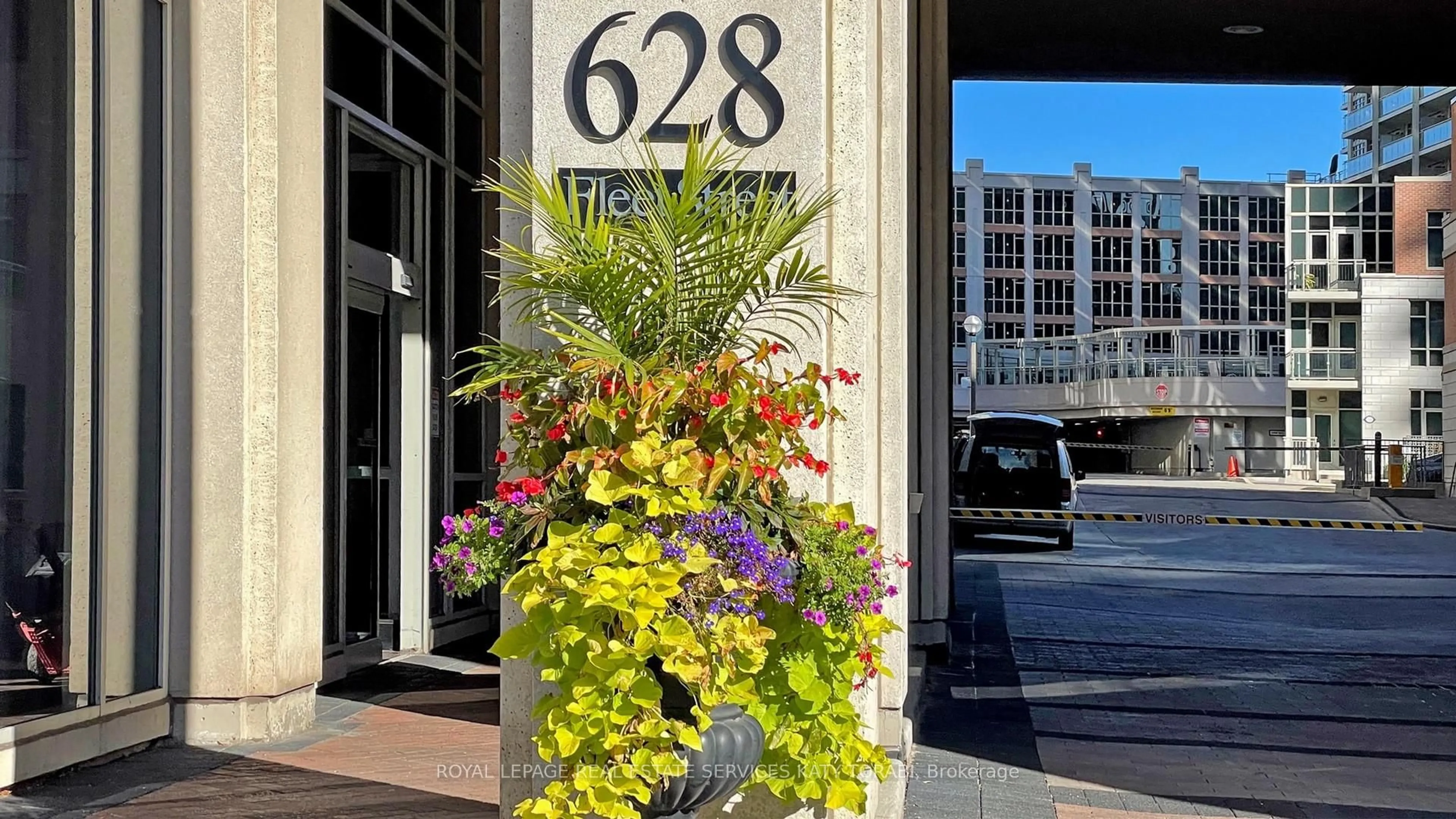 Unknown for 628 Fleet St #PH01, Toronto Ontario M5V 1A8