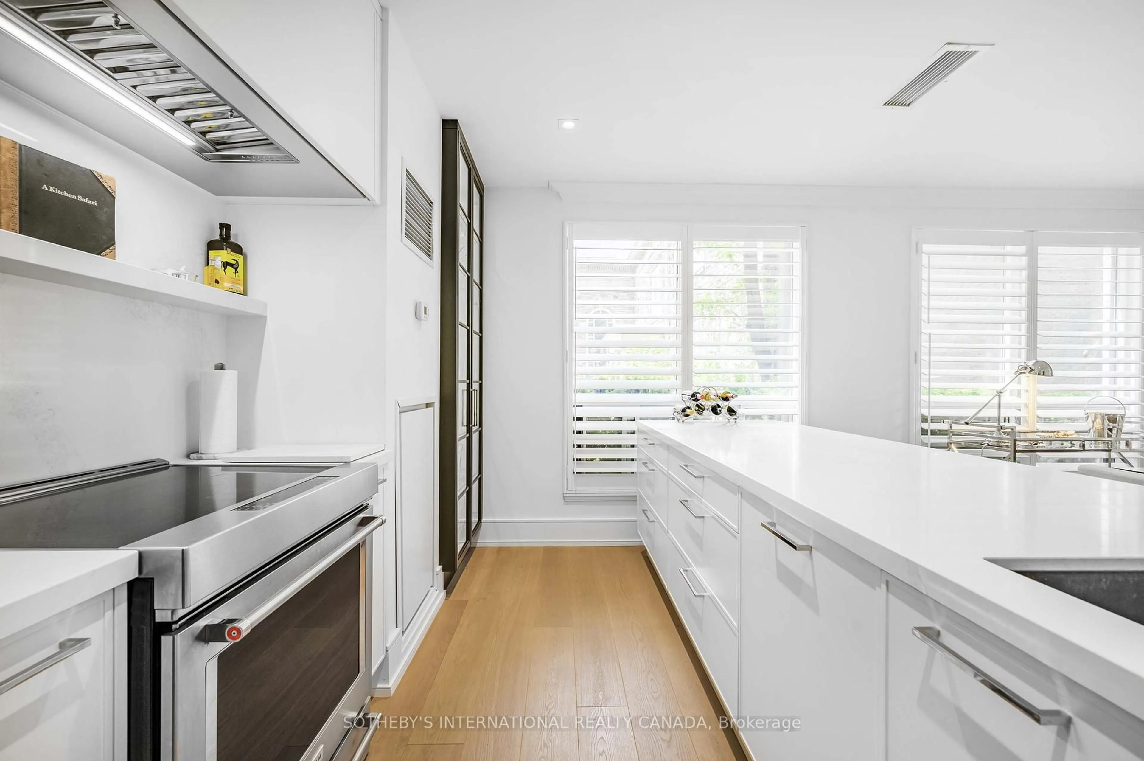 Contemporary kitchen, unknown for 10 Delisle Ave #104, Toronto Ontario M4V 3C6