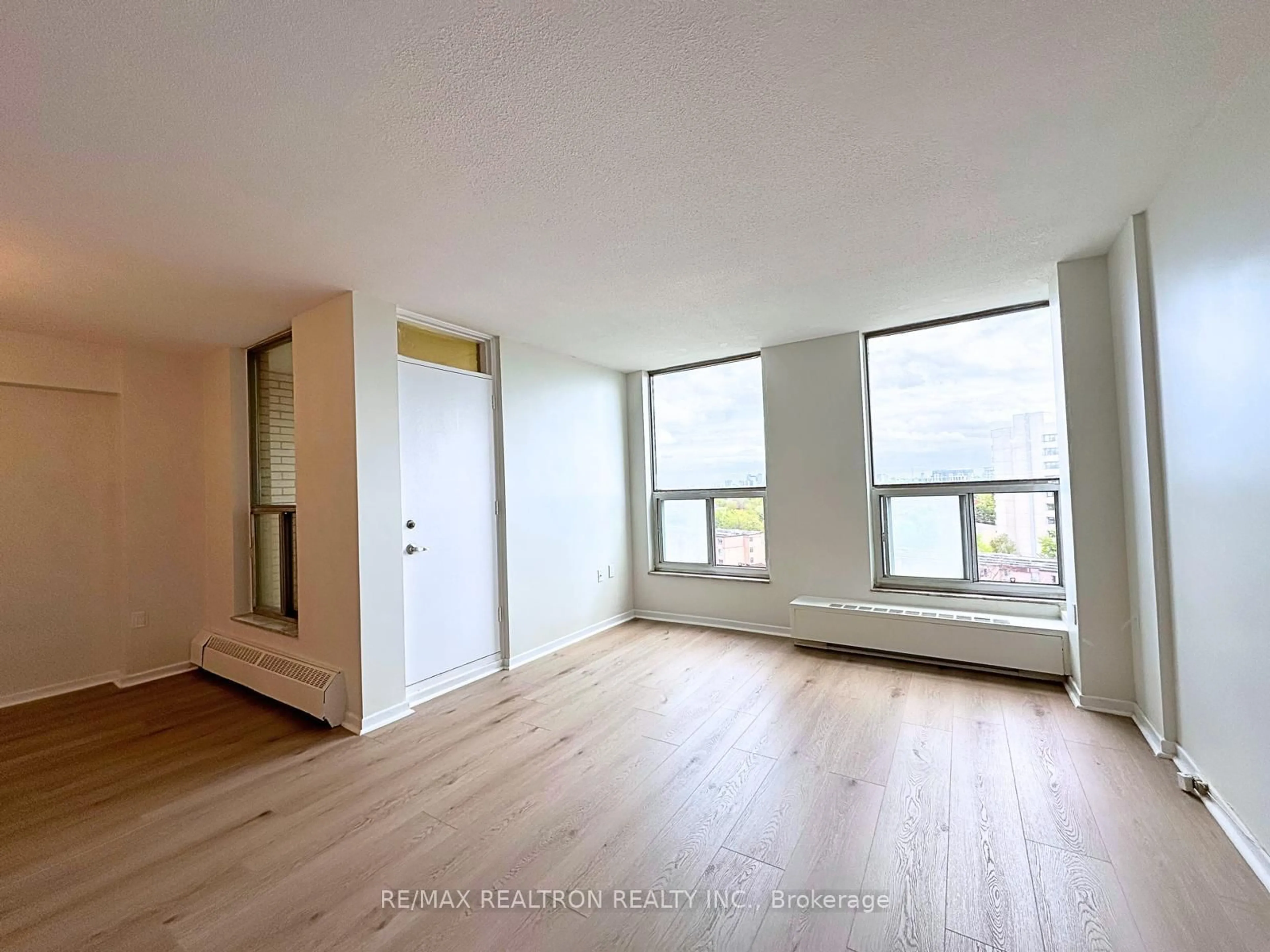 A pic of a room for 130 Neptune Dr #903, Toronto Ontario M6A 1X5