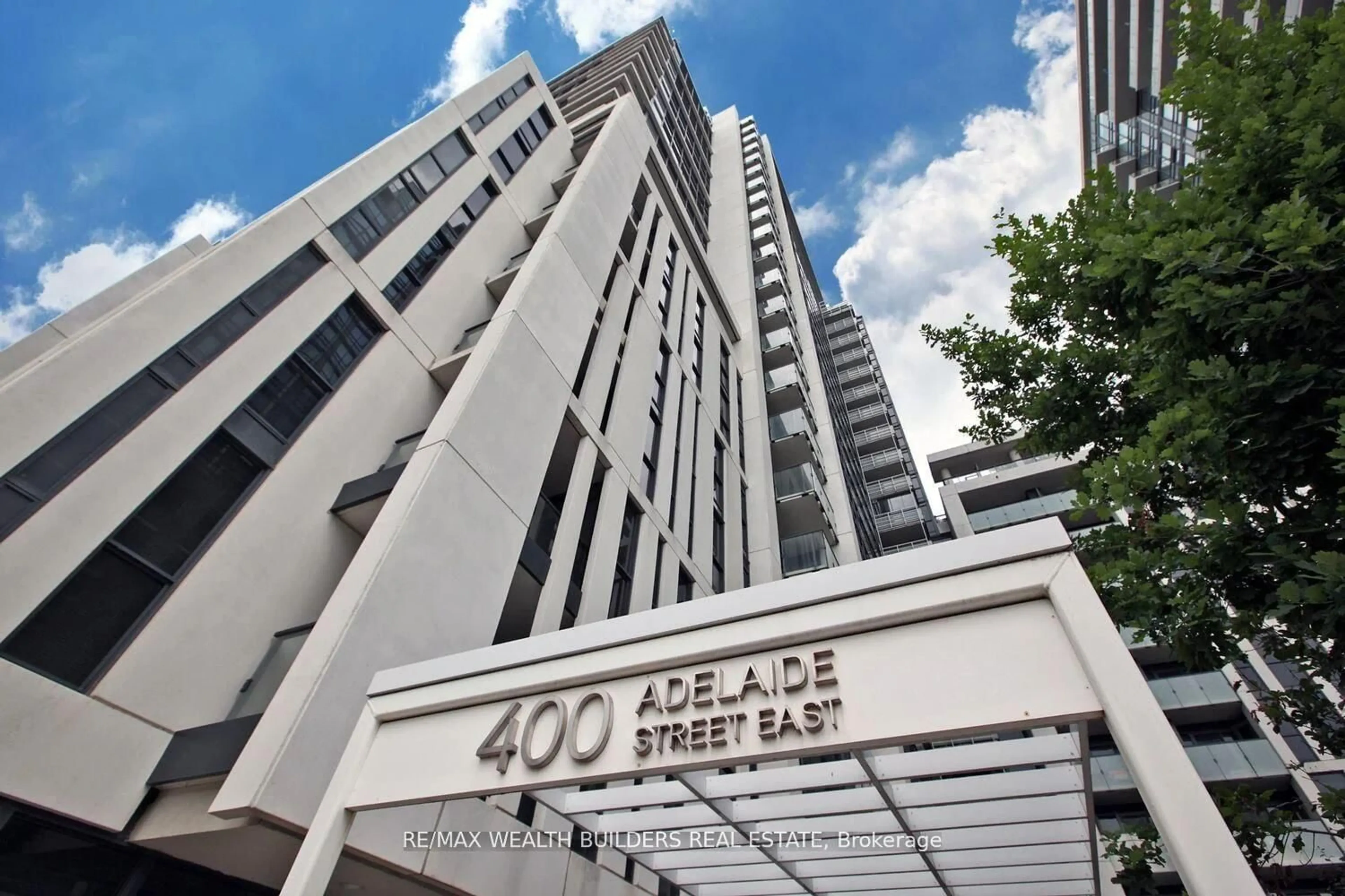 Indoor foyer for 400 Adelaide St #2322, Toronto Ontario M5A 4S3