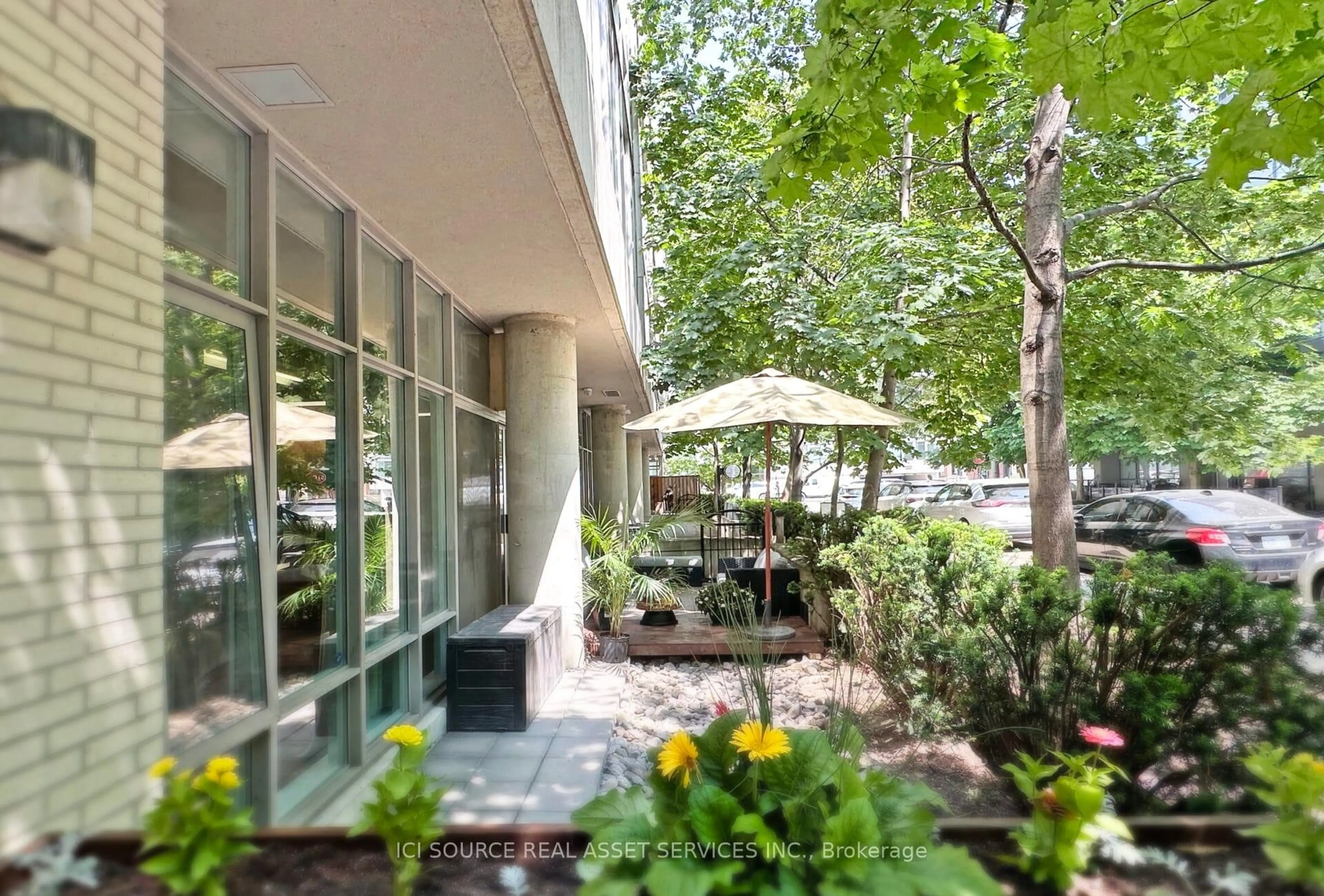 Patio, street for 66 Portland St #103, Toronto Ontario M5V 2M6