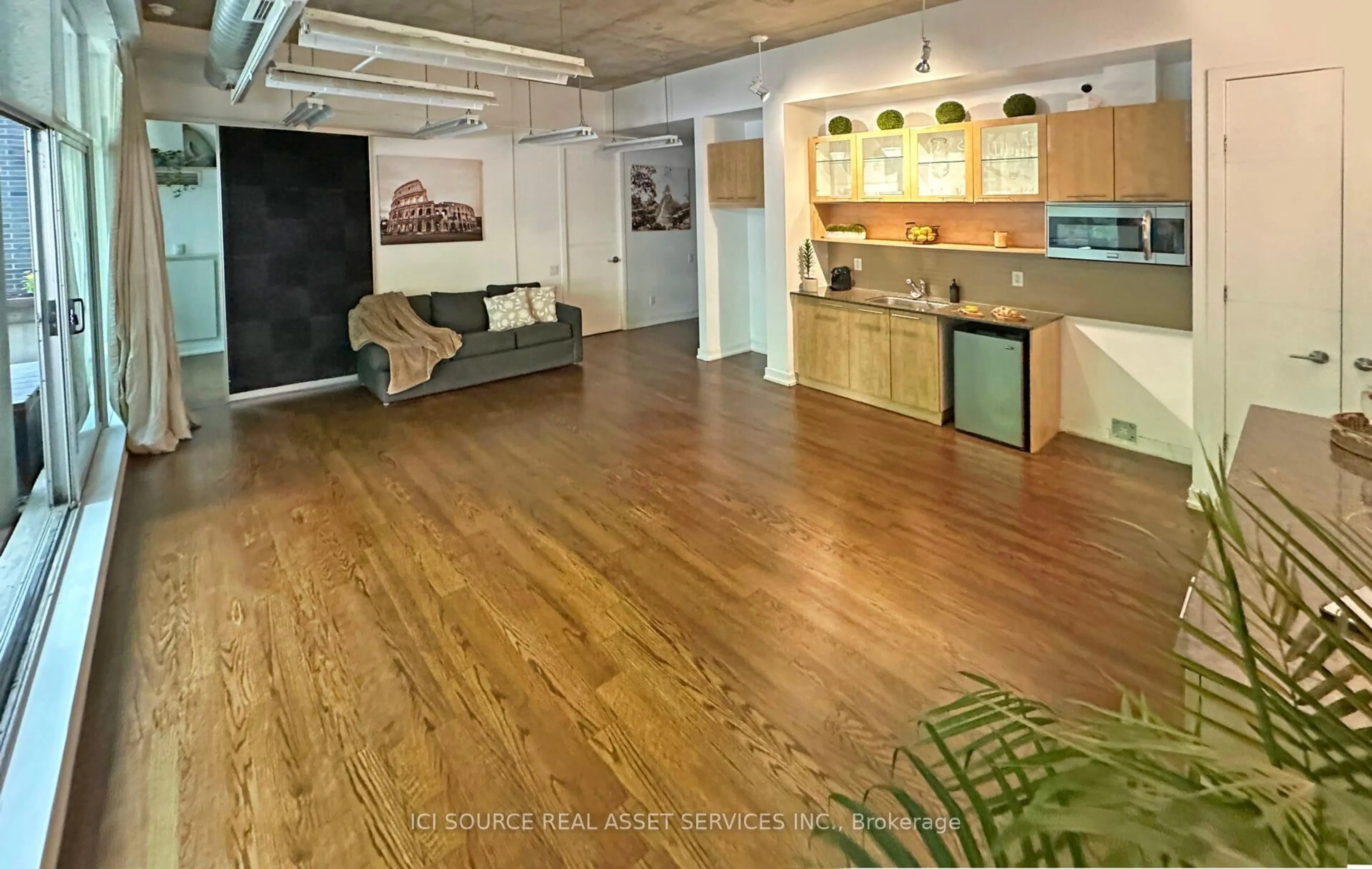 Unknown for 66 Portland St #103, Toronto Ontario M5V 2M6