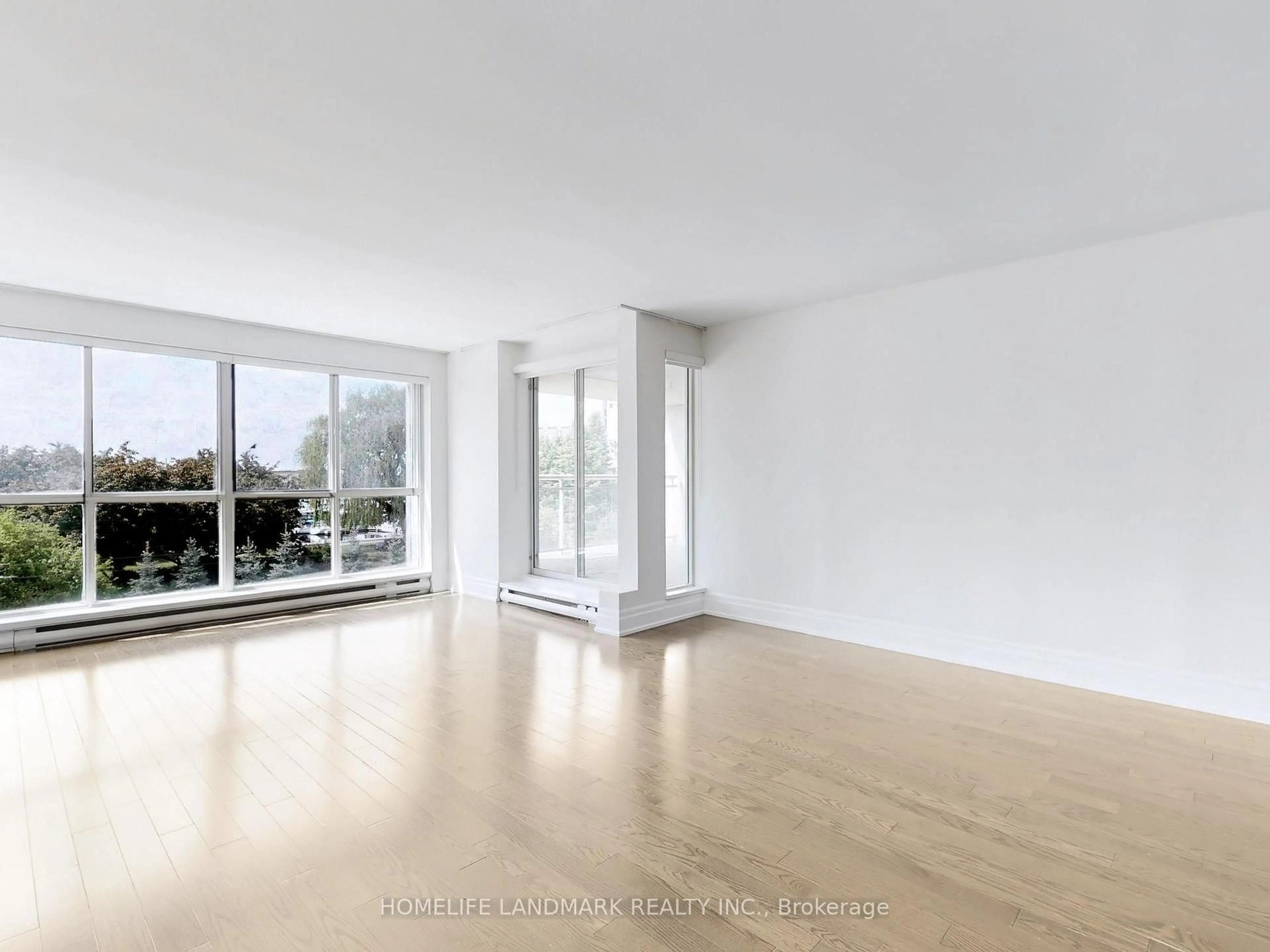 A pic of a room for 480 Queens Quay #304W, Toronto Ontario M5N 2Y5