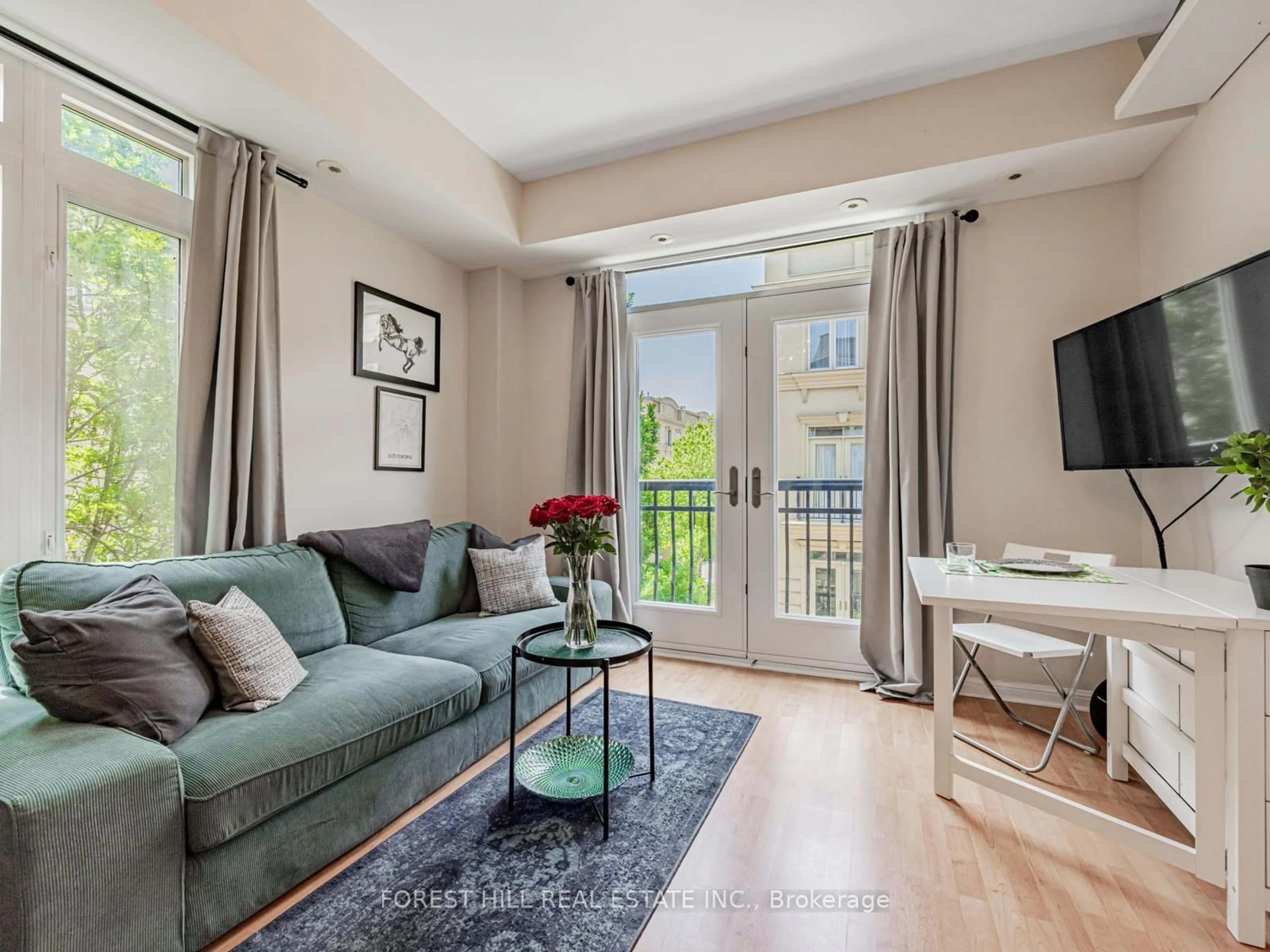 Living room with furniture, unknown for 68 Carr St #TH 3, Toronto Ontario M5T 1B7