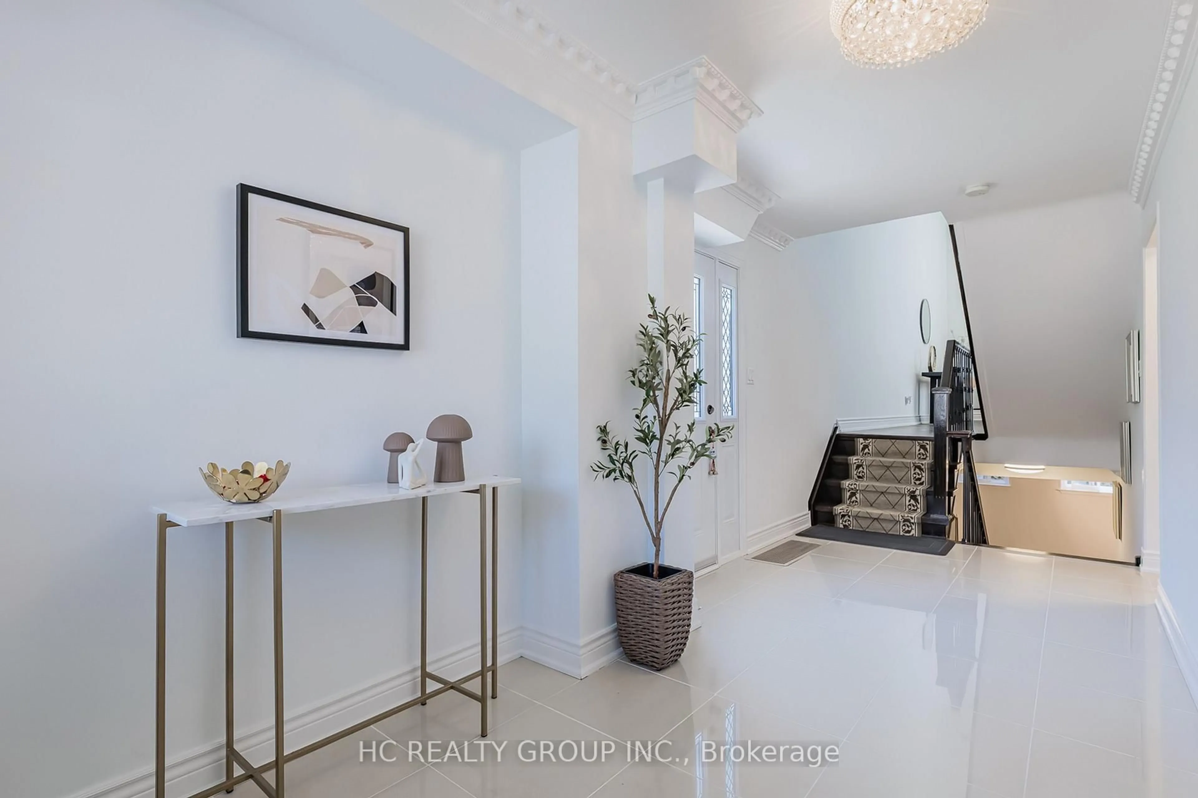Indoor entryway for 53 Chipwood Cres, Toronto Ontario M2J 3X6