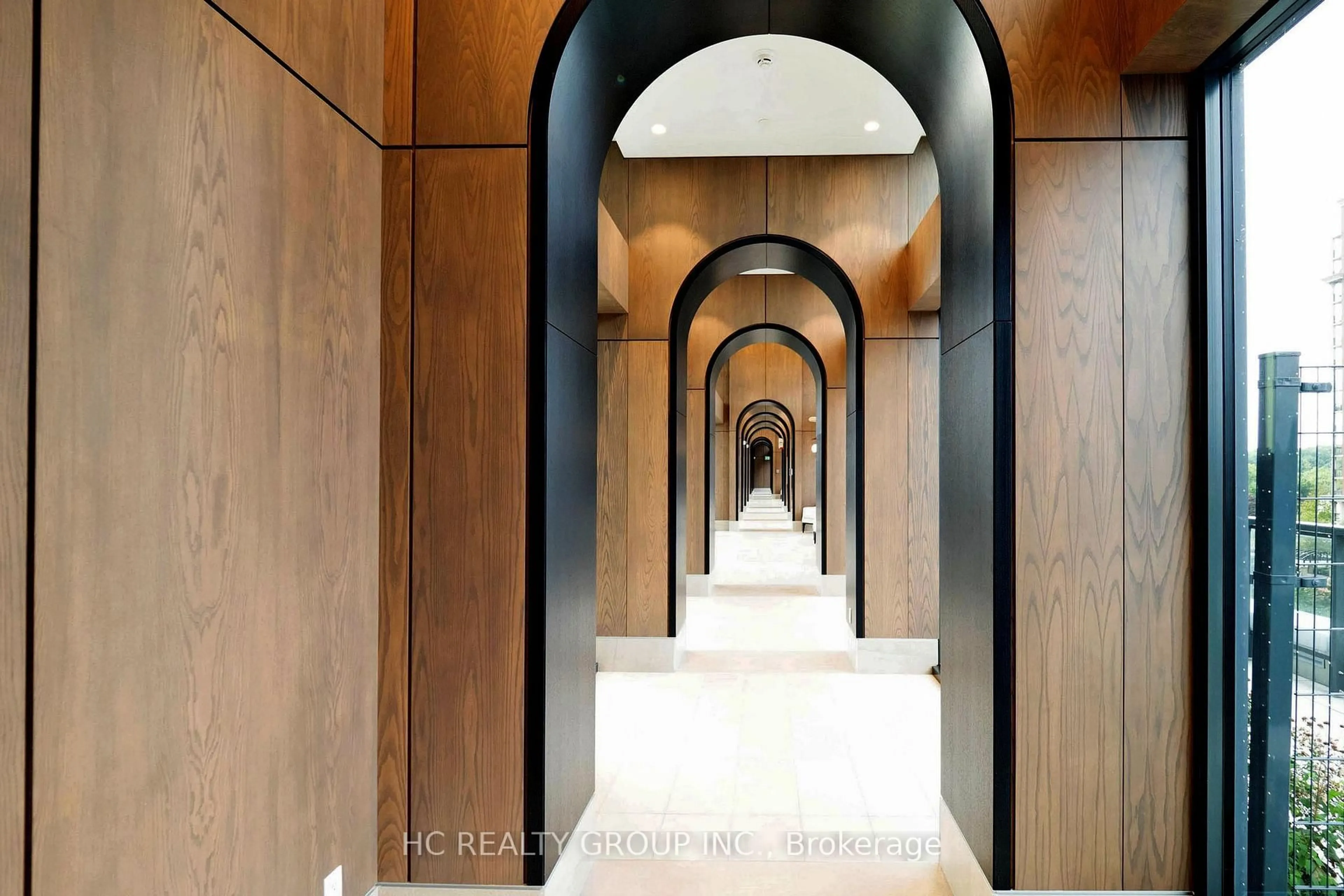 Indoor foyer for 30 Inn On The Park Dr #222, Toronto Ontario M3C 0P7