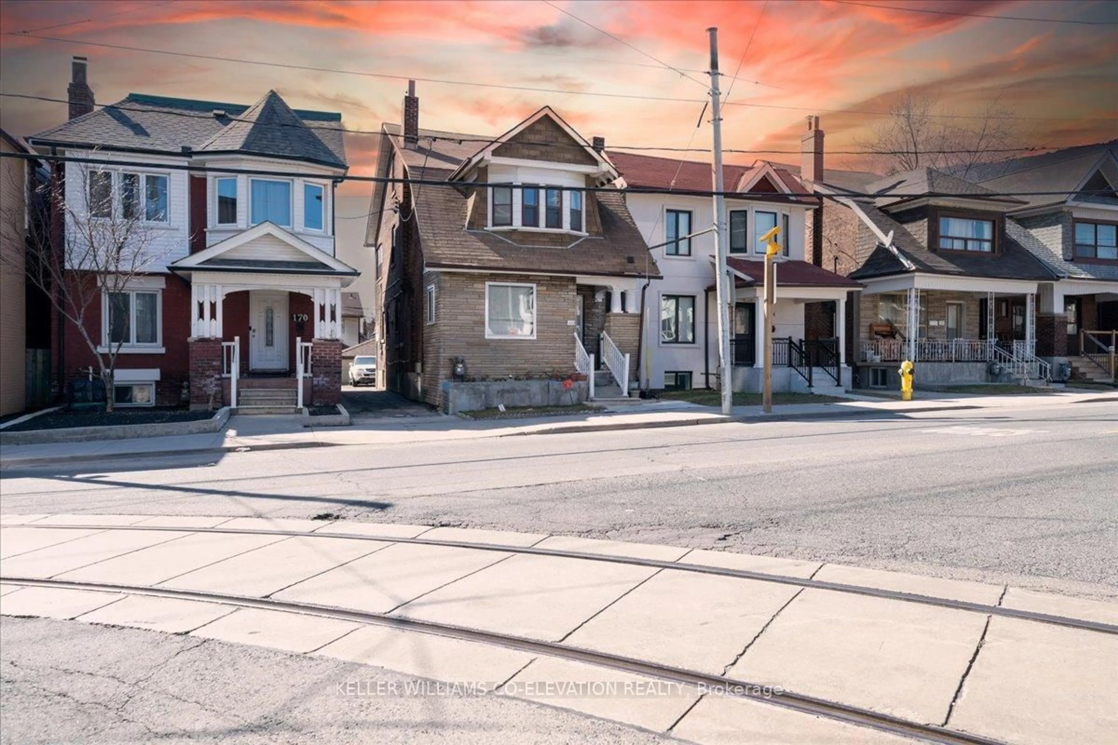 Blurry image for 172 Oakwood Ave, Toronto Ontario M6E 2T9