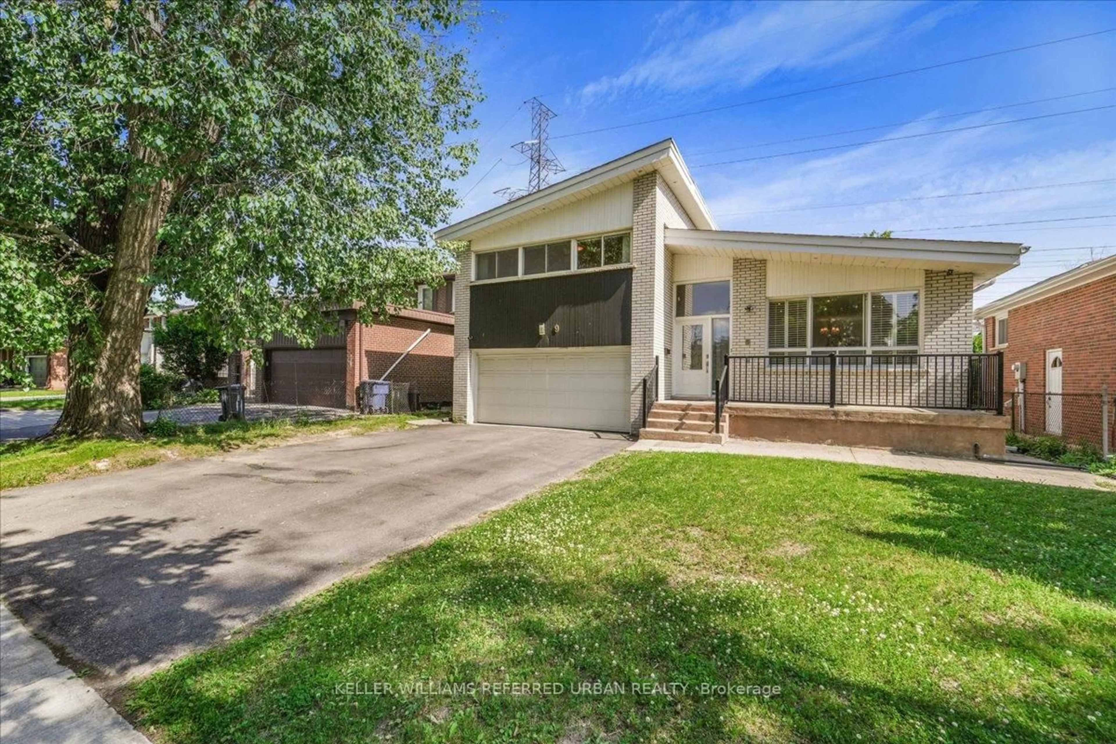 Home with vinyl exterior material, street for 9 Fairchild Ave, Toronto Ontario M2M 1T5