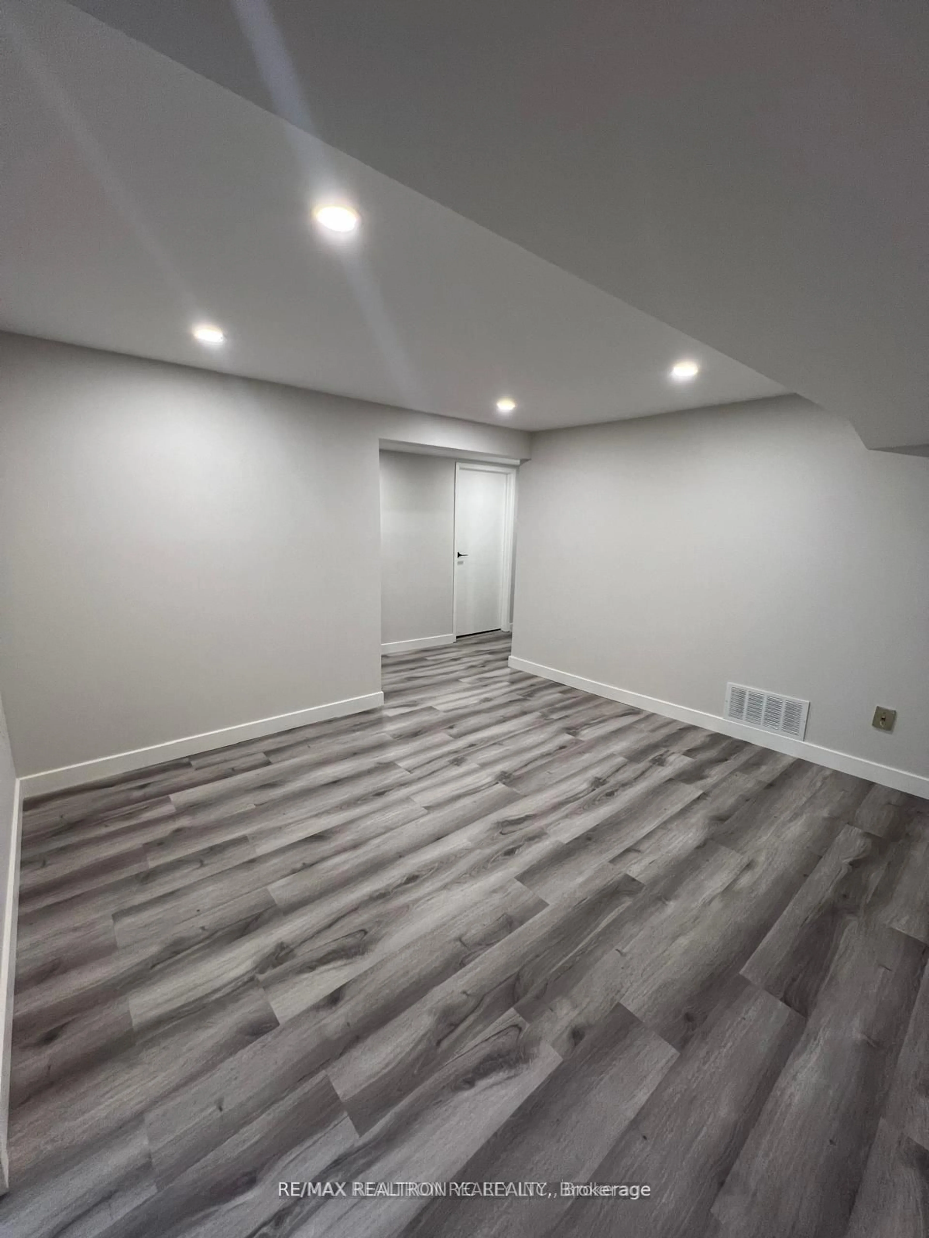 A pic of a room for 5500 Yonge St #2410, Toronto Ontario M2N 7L1