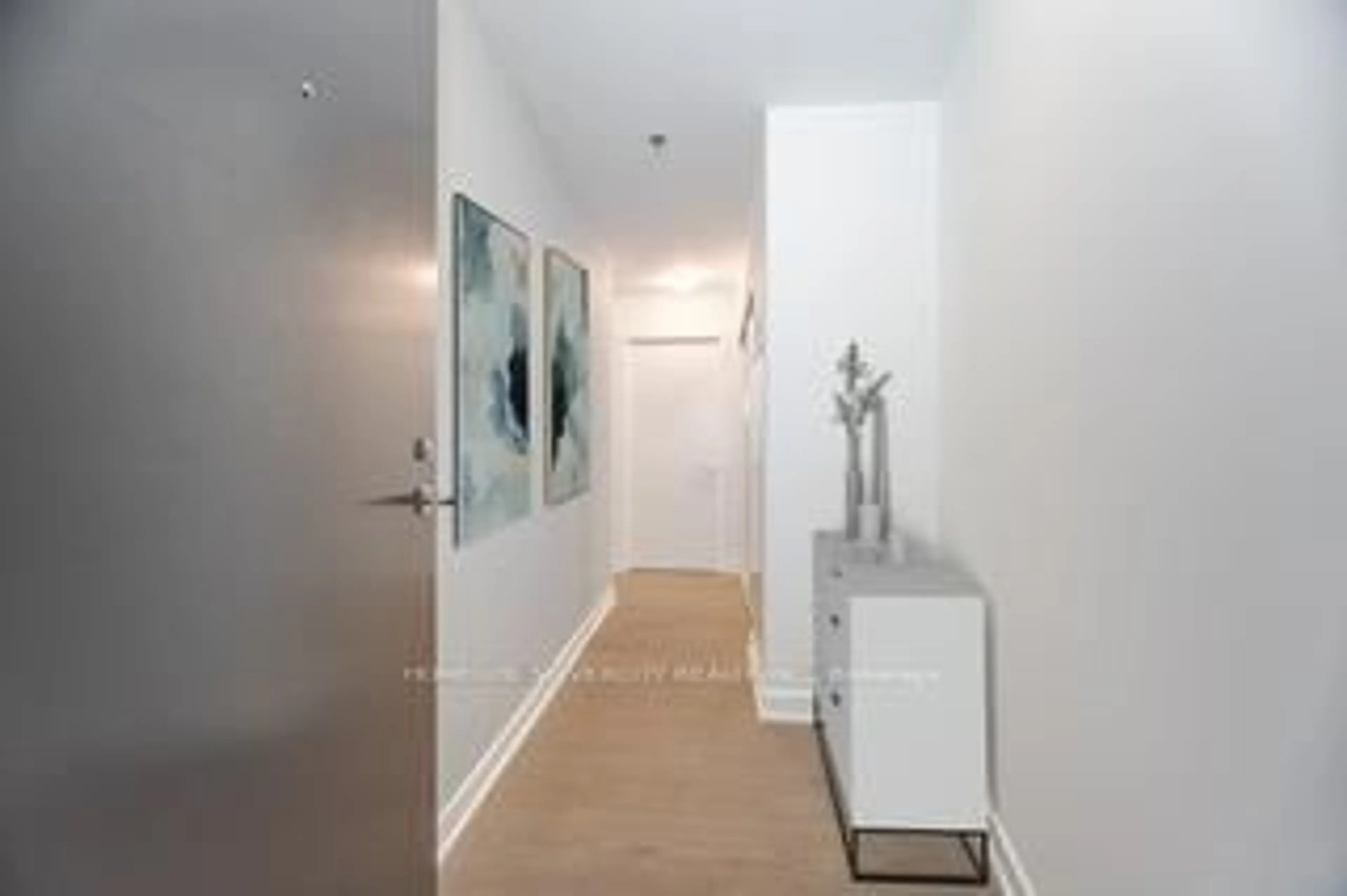 Indoor foyer for 15 Beverley St #506, Toronto Ontario M5T 0B3