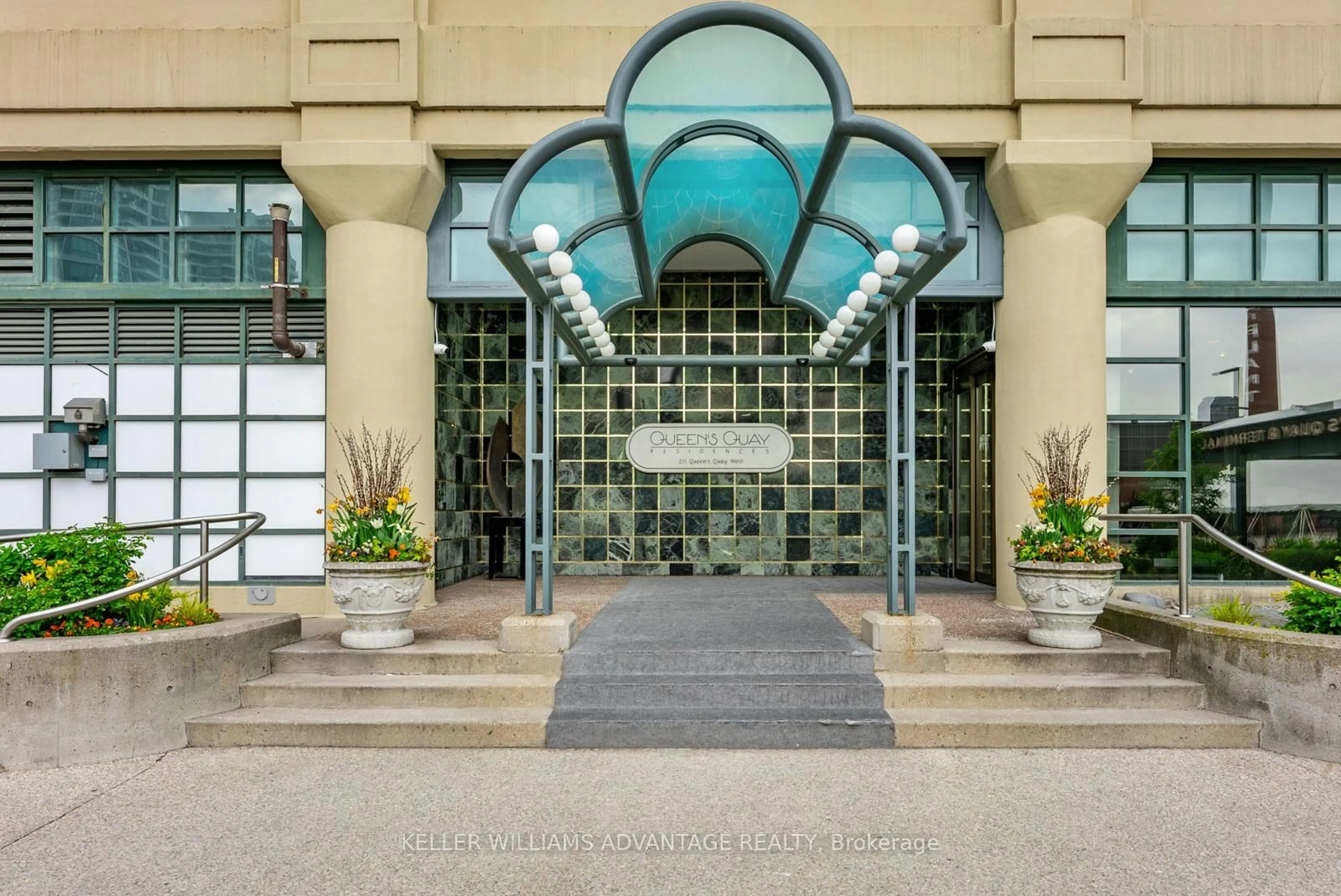 Indoor foyer for 211 Queens Quay #905/906, Toronto Ontario M5J 2M6