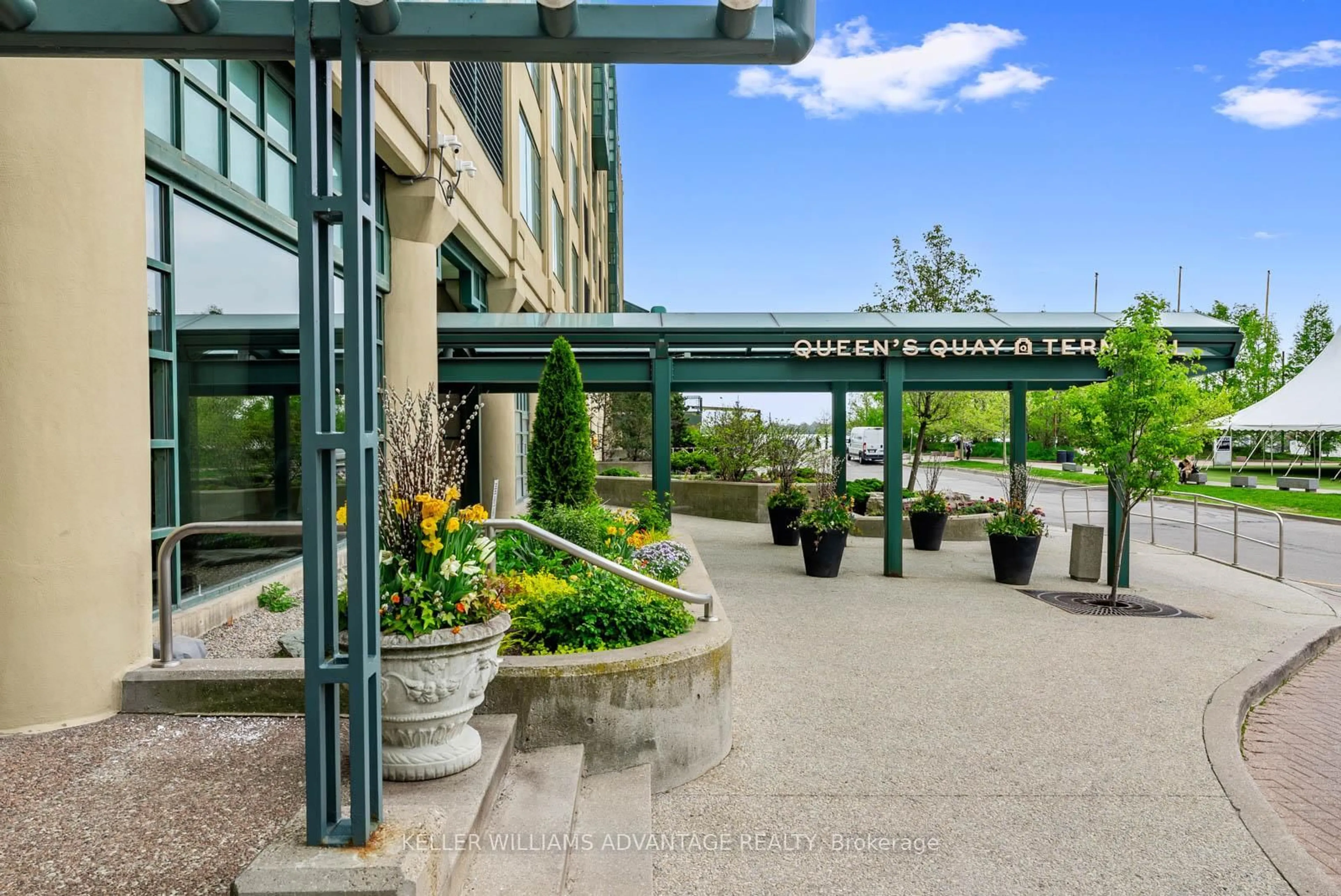Unknown for 211 Queens Quay #905/906, Toronto Ontario M5J 2M6