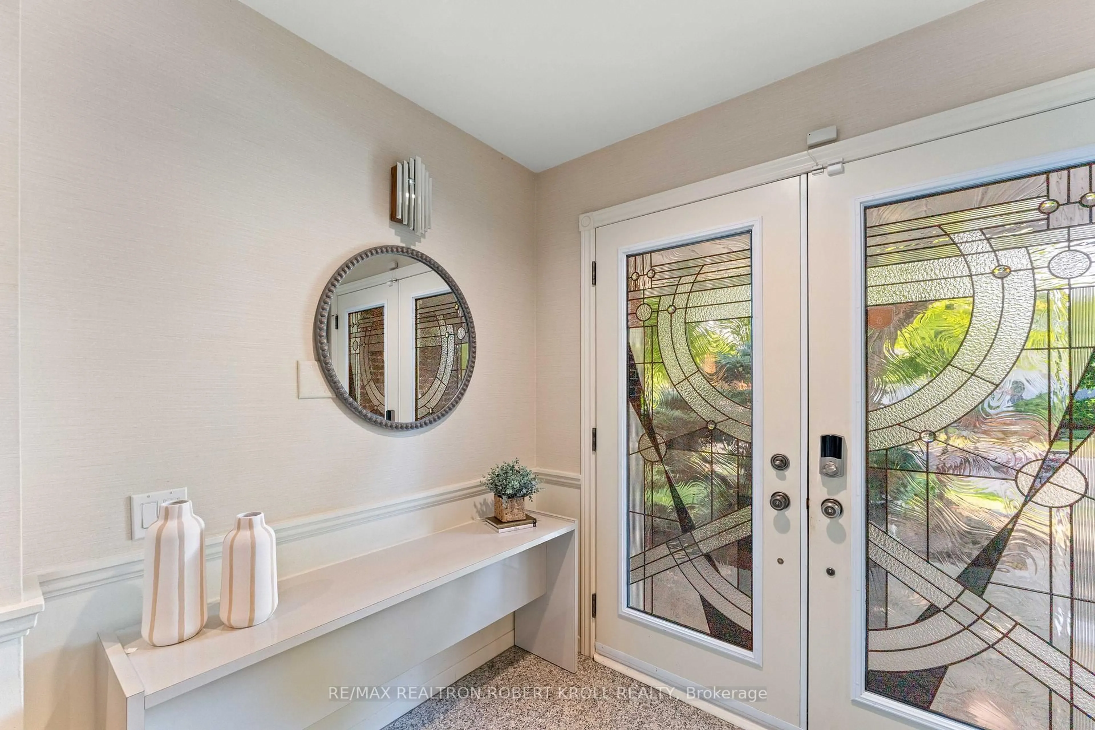 Indoor entryway for 20 Sonata Cres, Toronto Ontario M3B 2C4
