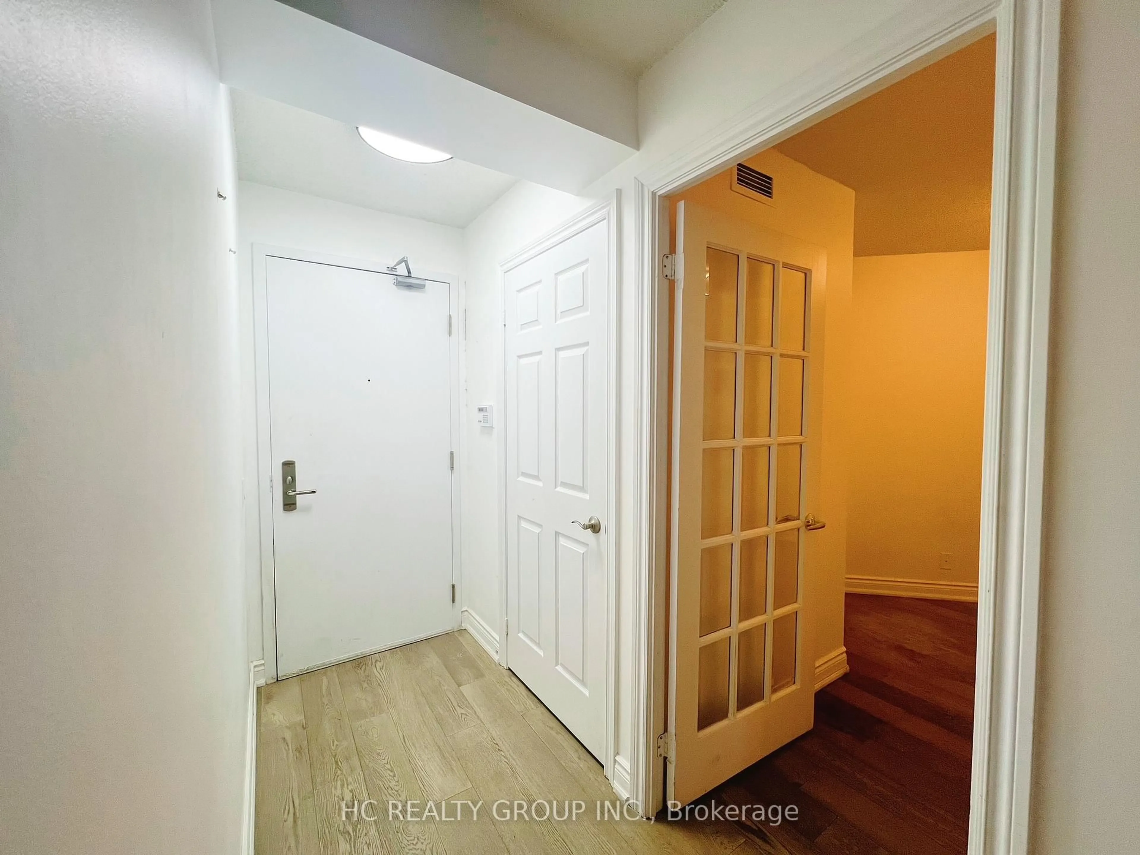 Indoor entryway for 78 Harrison Garden Blvd #1001, Toronto Ontario M2N 7E2
