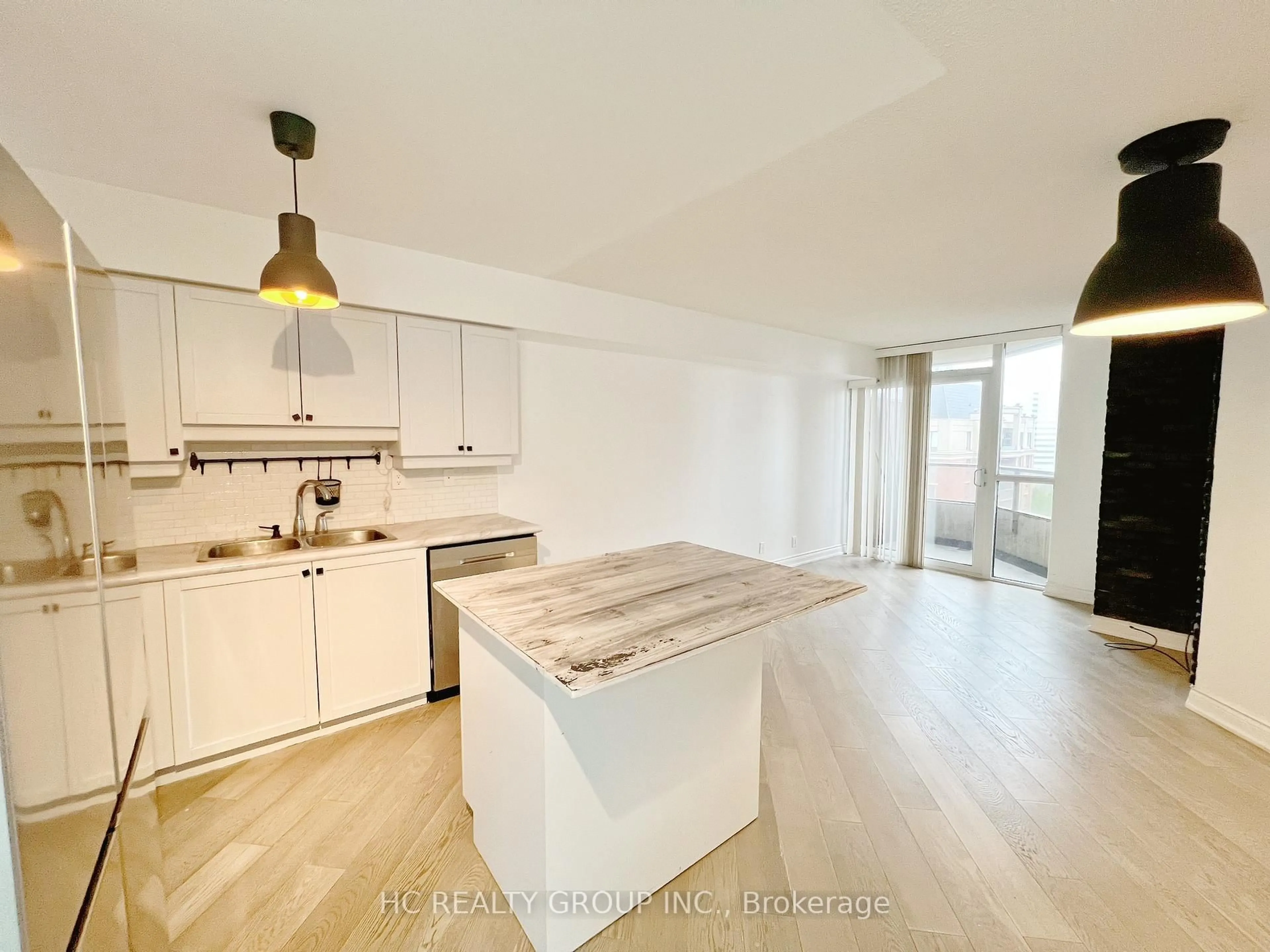 Open concept kitchen, unknown for 78 Harrison Garden Blvd #1001, Toronto Ontario M2N 7E2