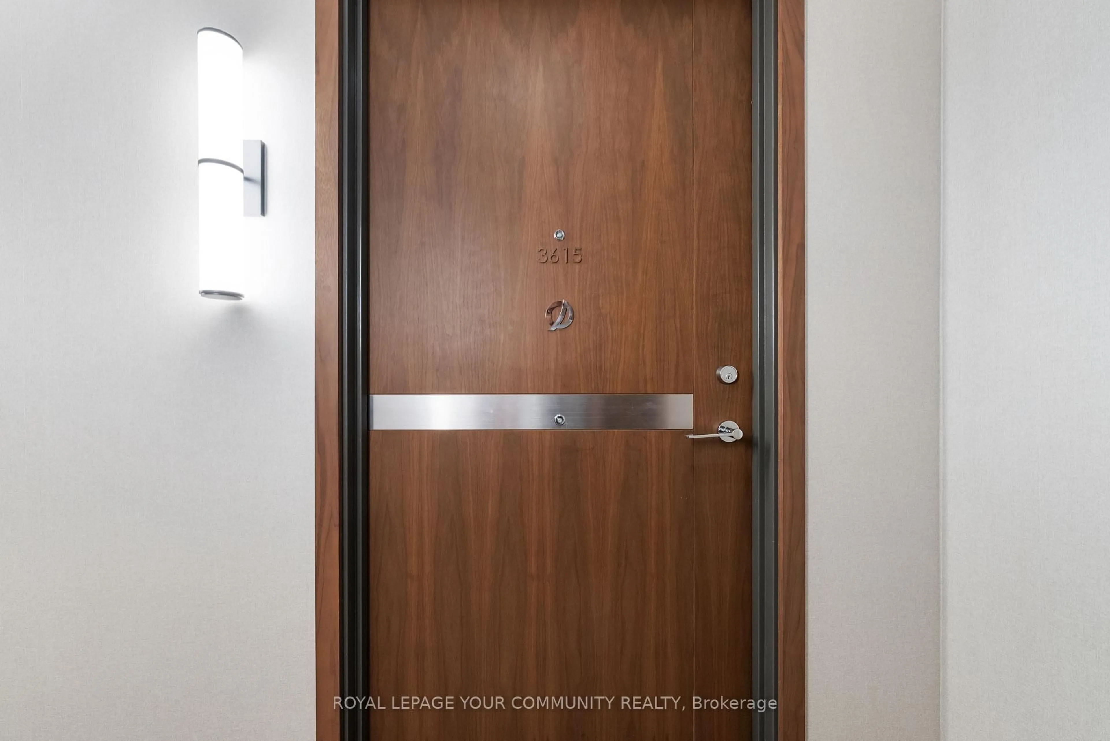 Indoor entryway for 17 Bathurst St #3615, Toronto Ontario M5V 0N1