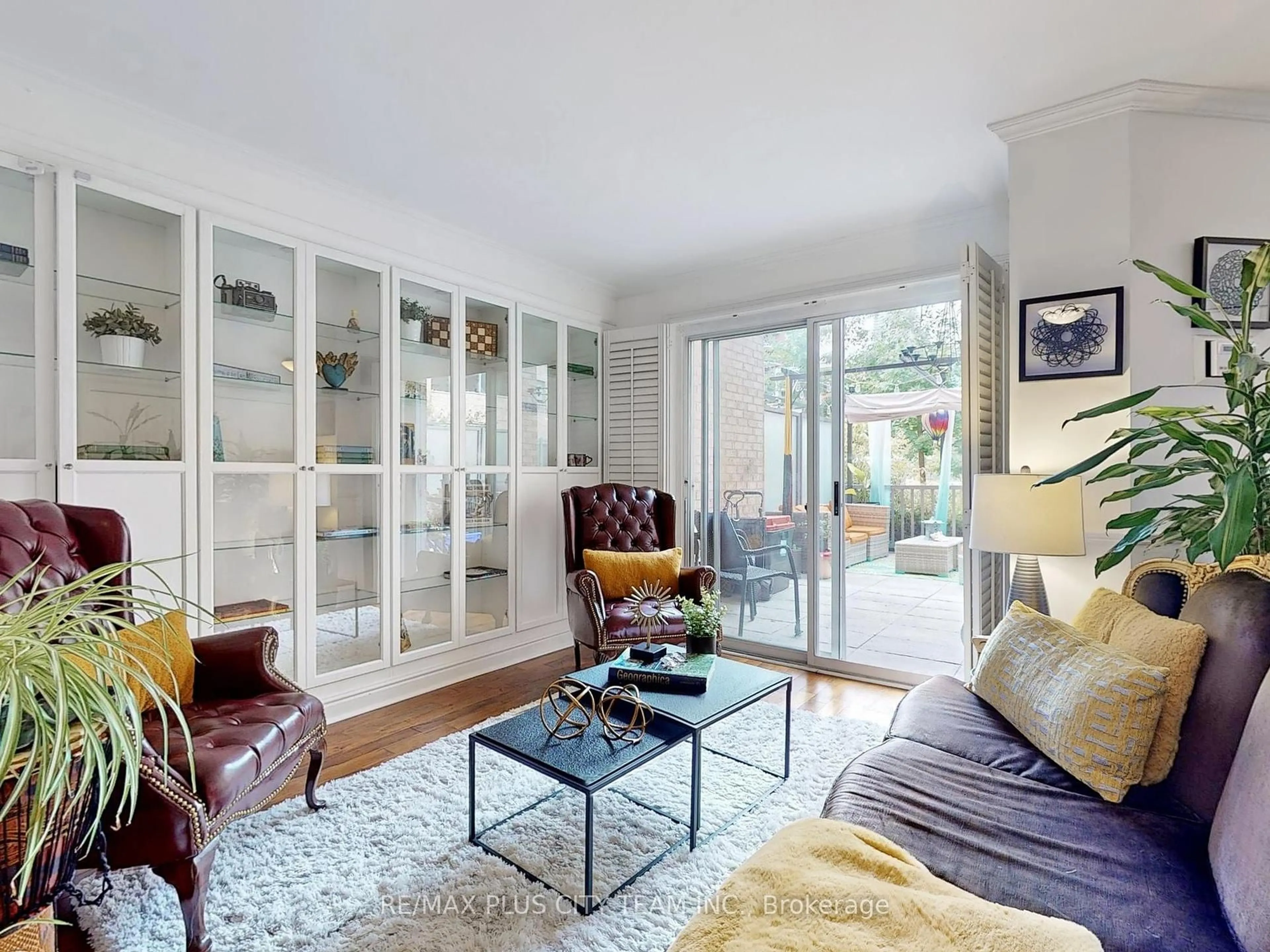 Living room with furniture, unknown for 60 Homewood Ave #TH 112, Toronto Ontario M4Y 2X4