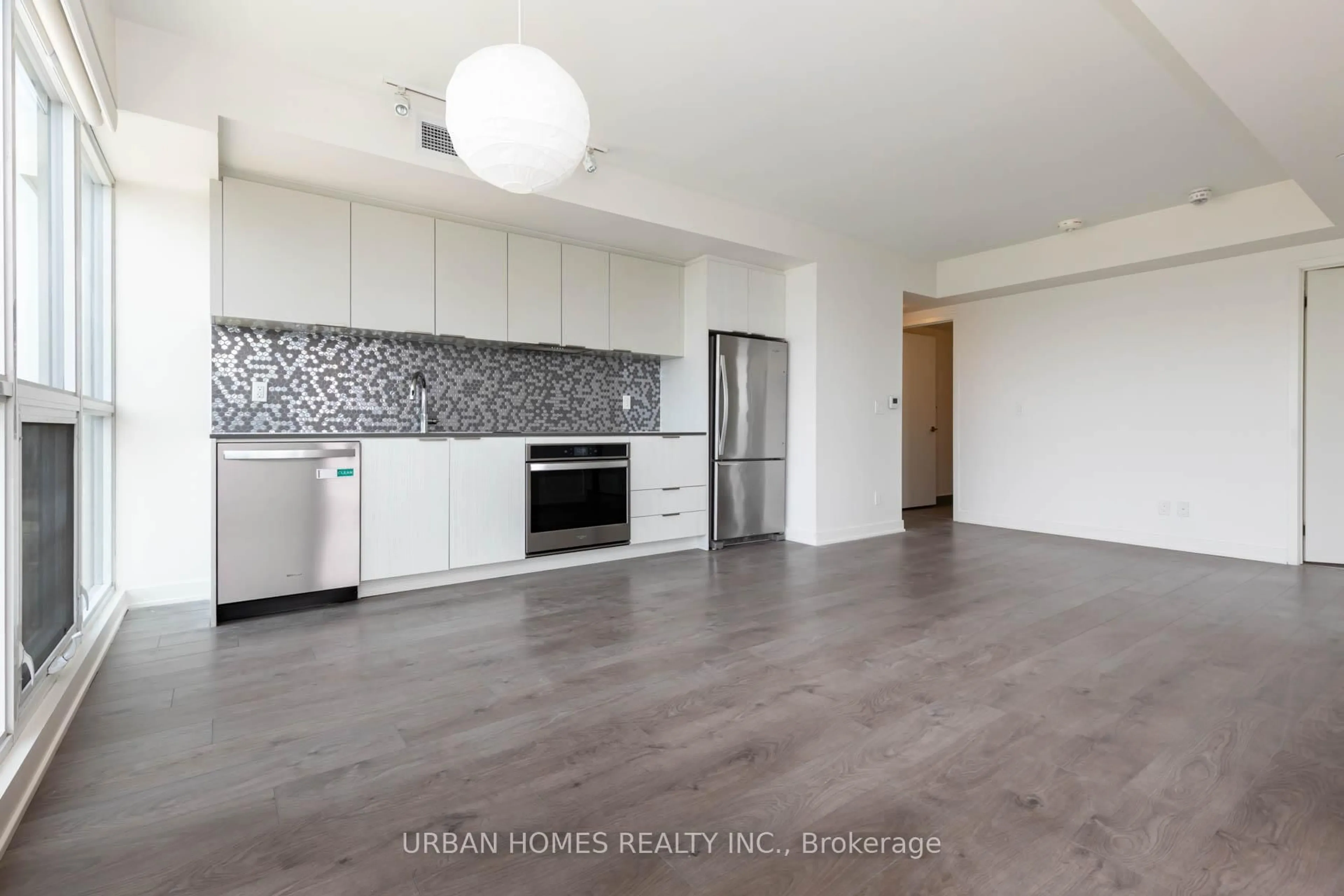 Open concept kitchen, unknown for 2 Sonic Way #2711, Toronto Ontario M3C 0P2