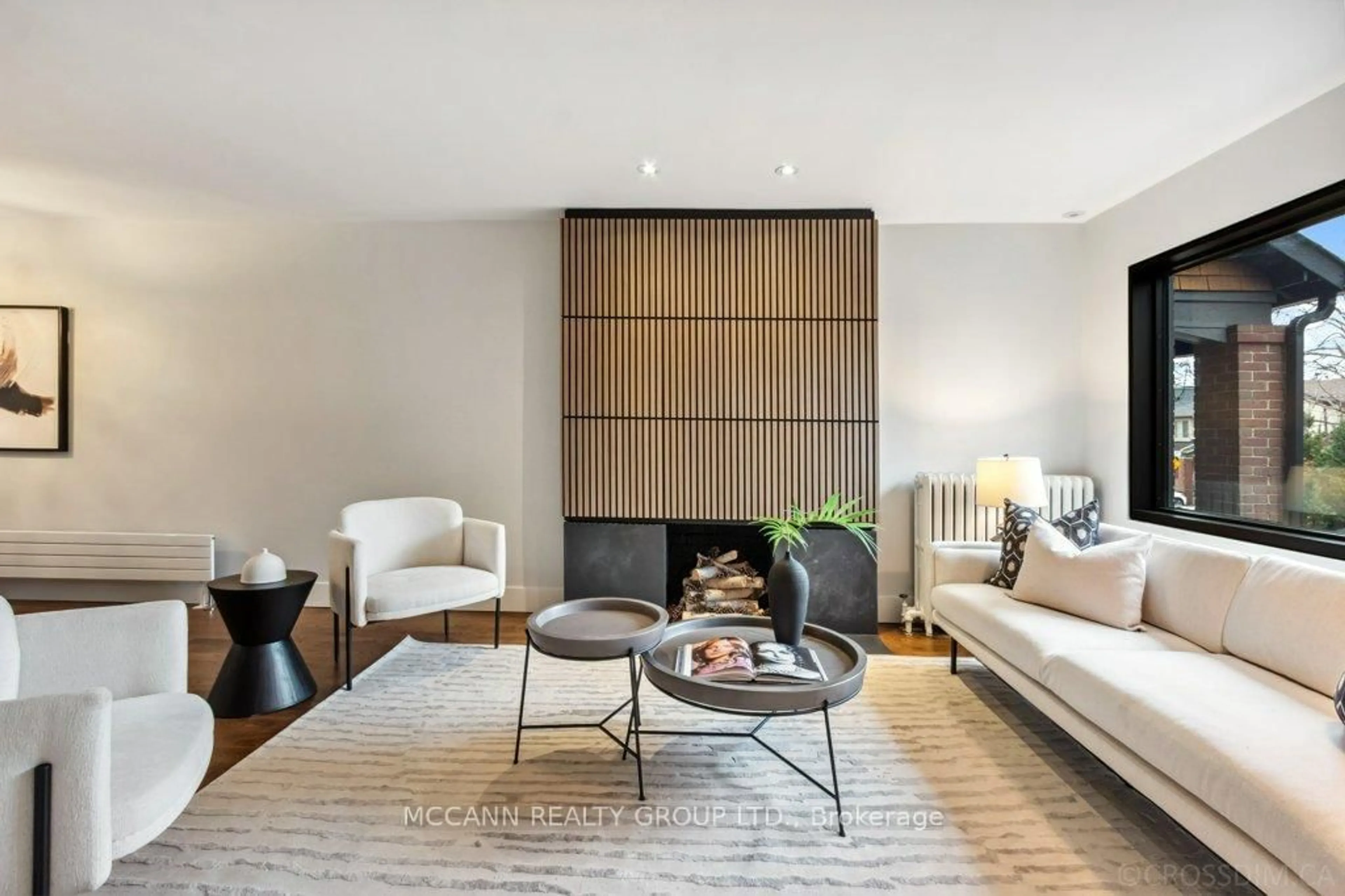 Living room with furniture, unknown for 88 Brookdale Ave, Toronto Ontario M5M 1P3