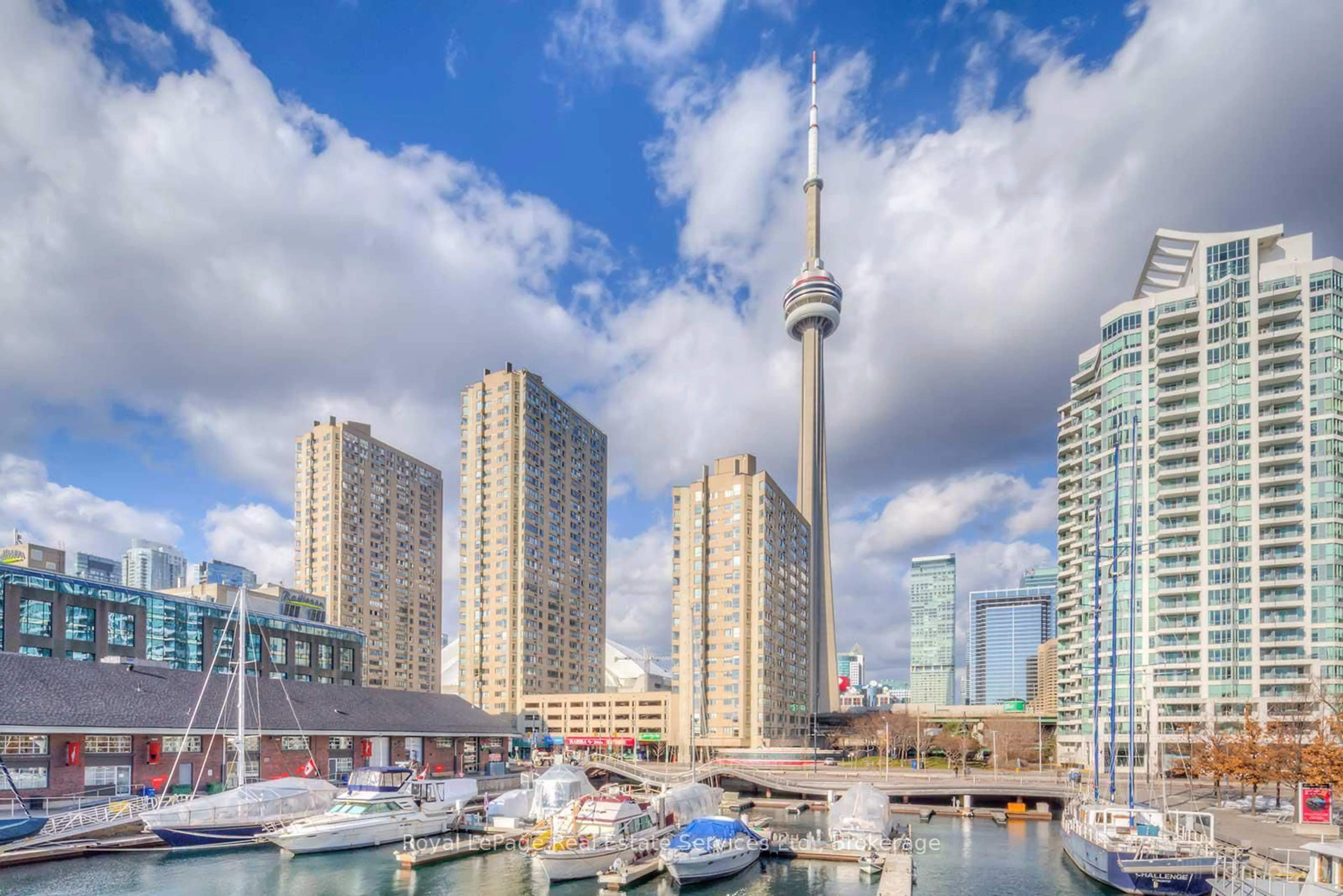 Unknown for 260 Queens Quay #1704, Toronto Ontario M5J 2N3