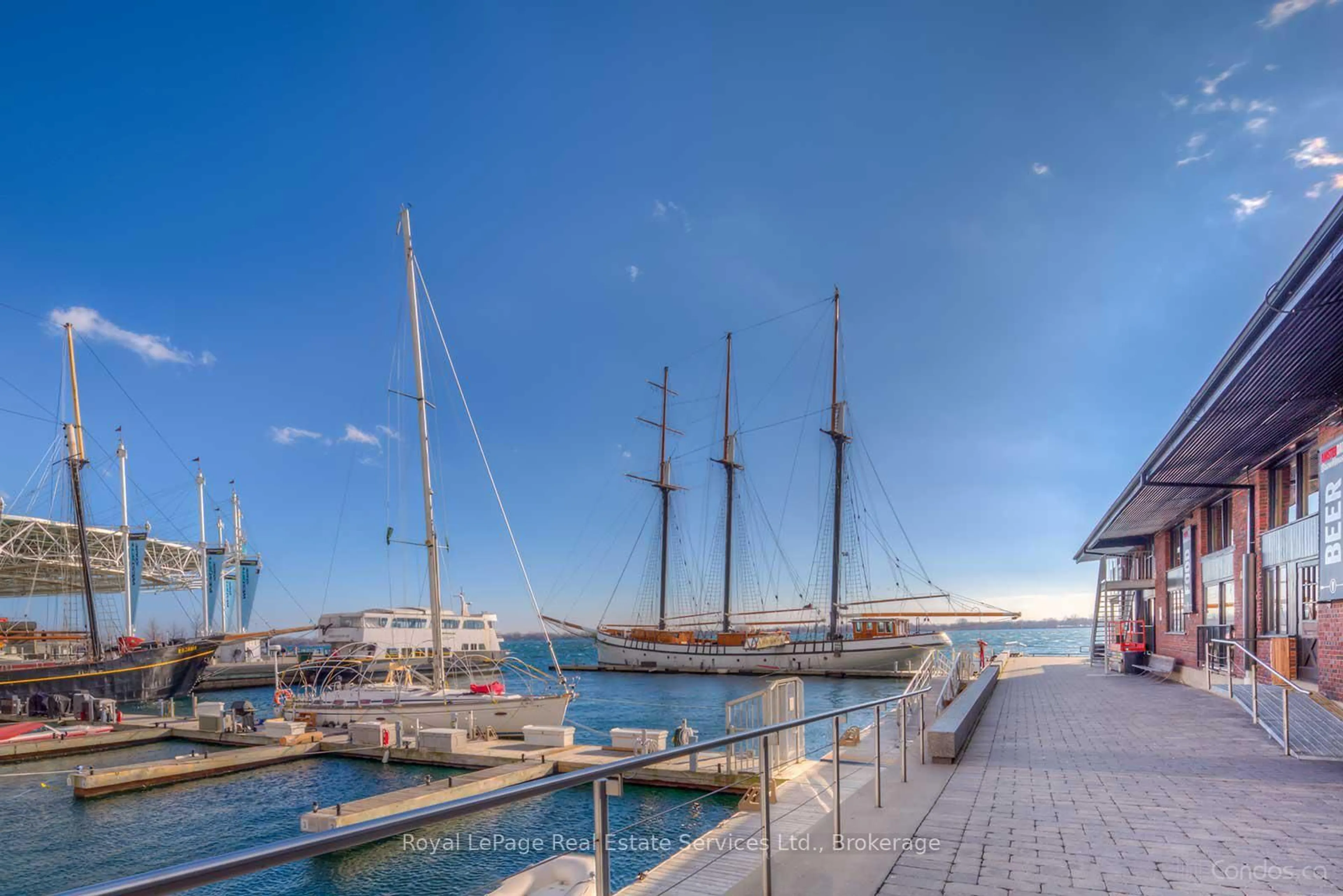 Patio, street for 260 Queens Quay #1704, Toronto Ontario M5J 2N3