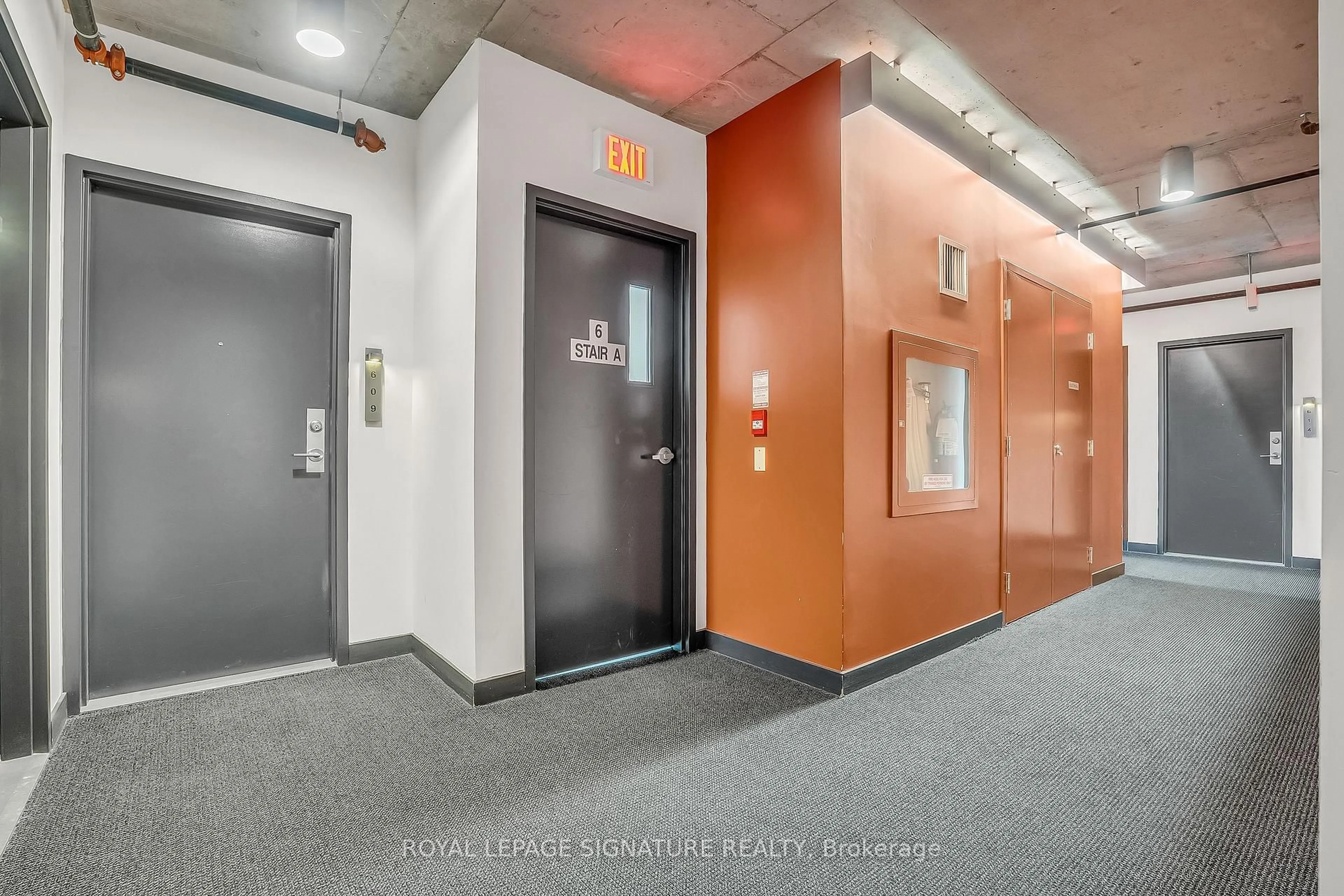 Indoor foyer for 8 Dovercourt Rd #609, Toronto Ontario M6J 0B6