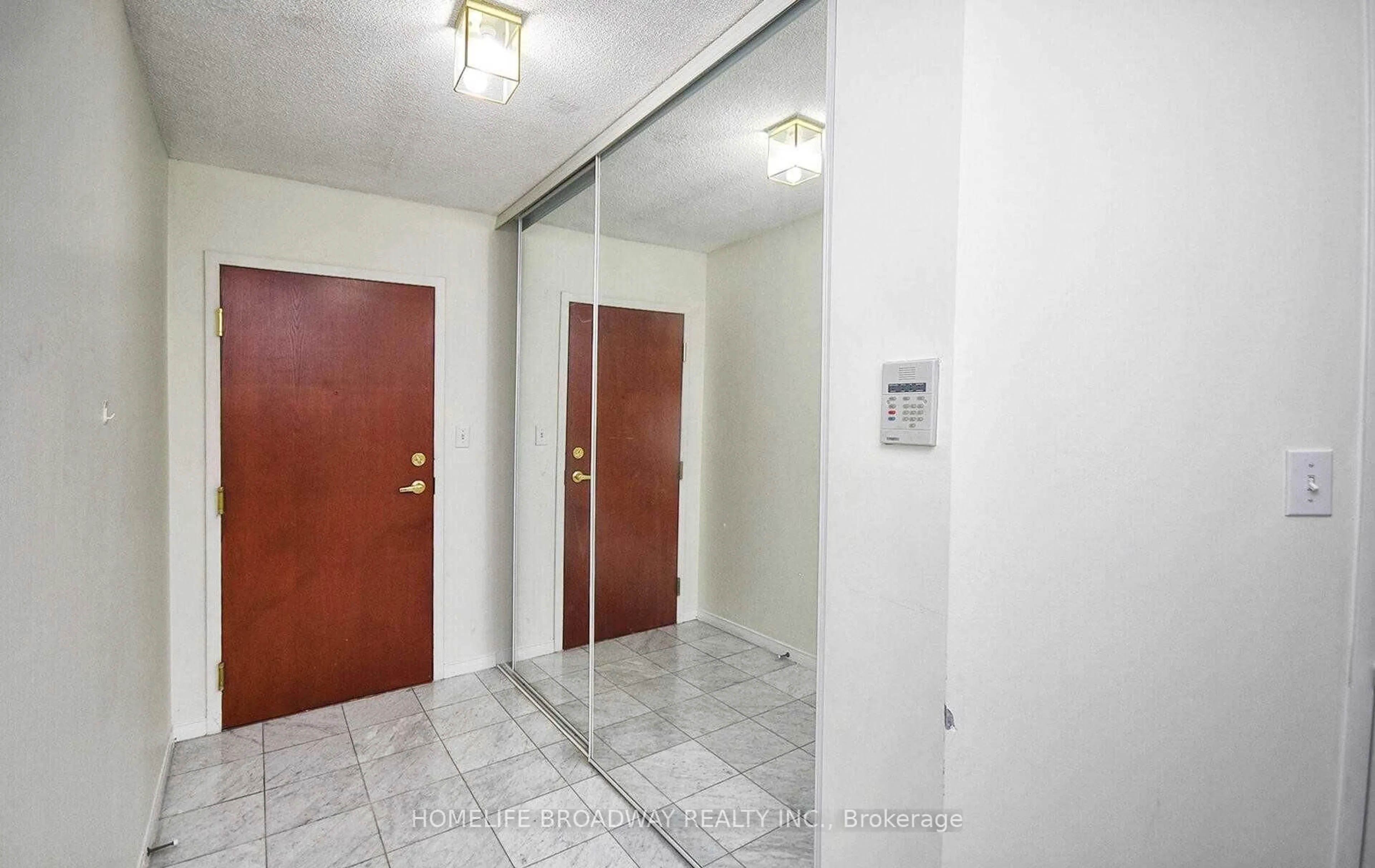 Unknown for 18 Hillcrest Ave #210, Toronto Ontario M2N 6T5