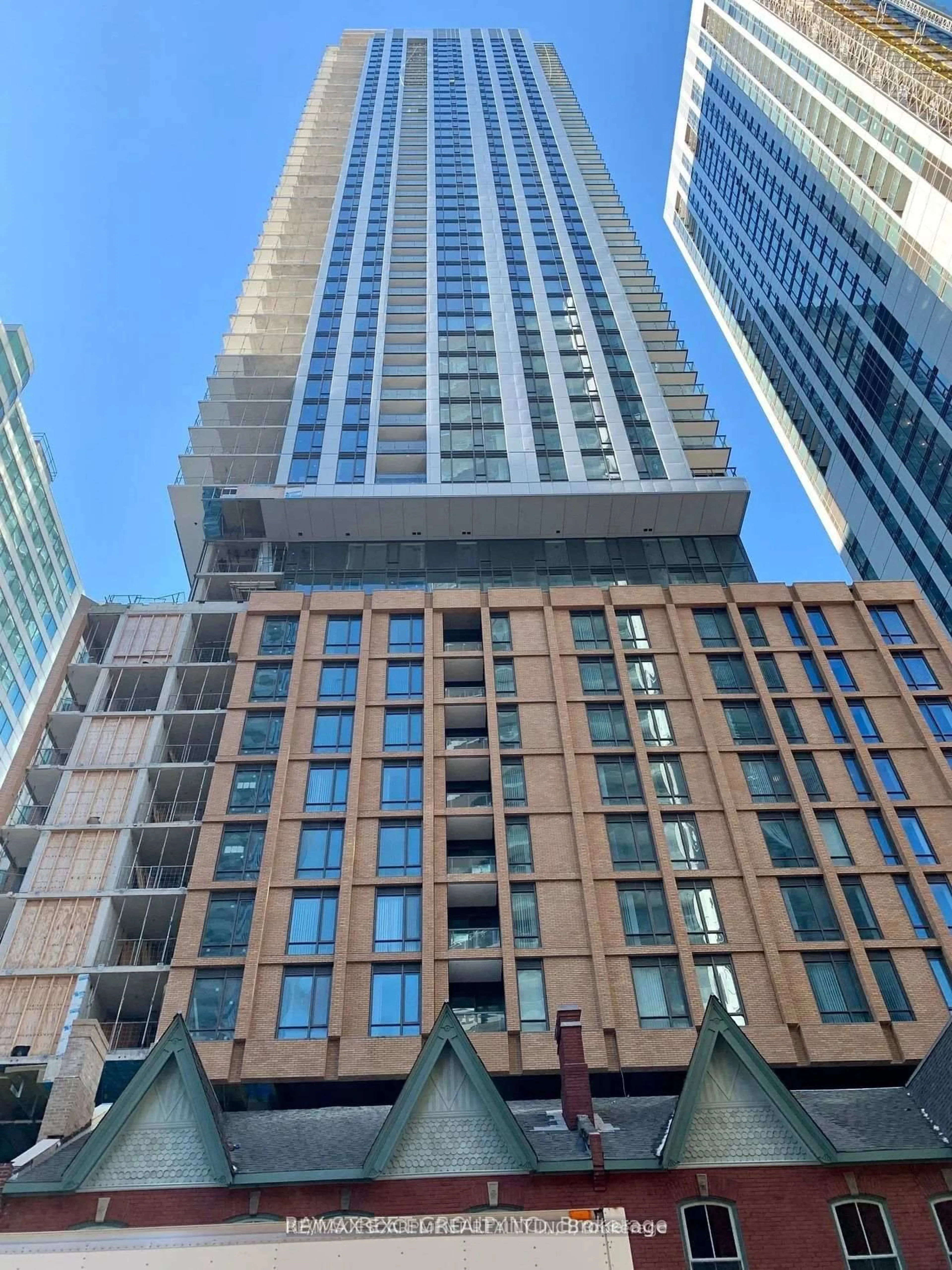 A pic from outside/outdoor area/front of a property/back of a property/a pic from drone, city buildings view from balcony for 8 Widmer St #4305, Toronto Ontario M5V 0W6