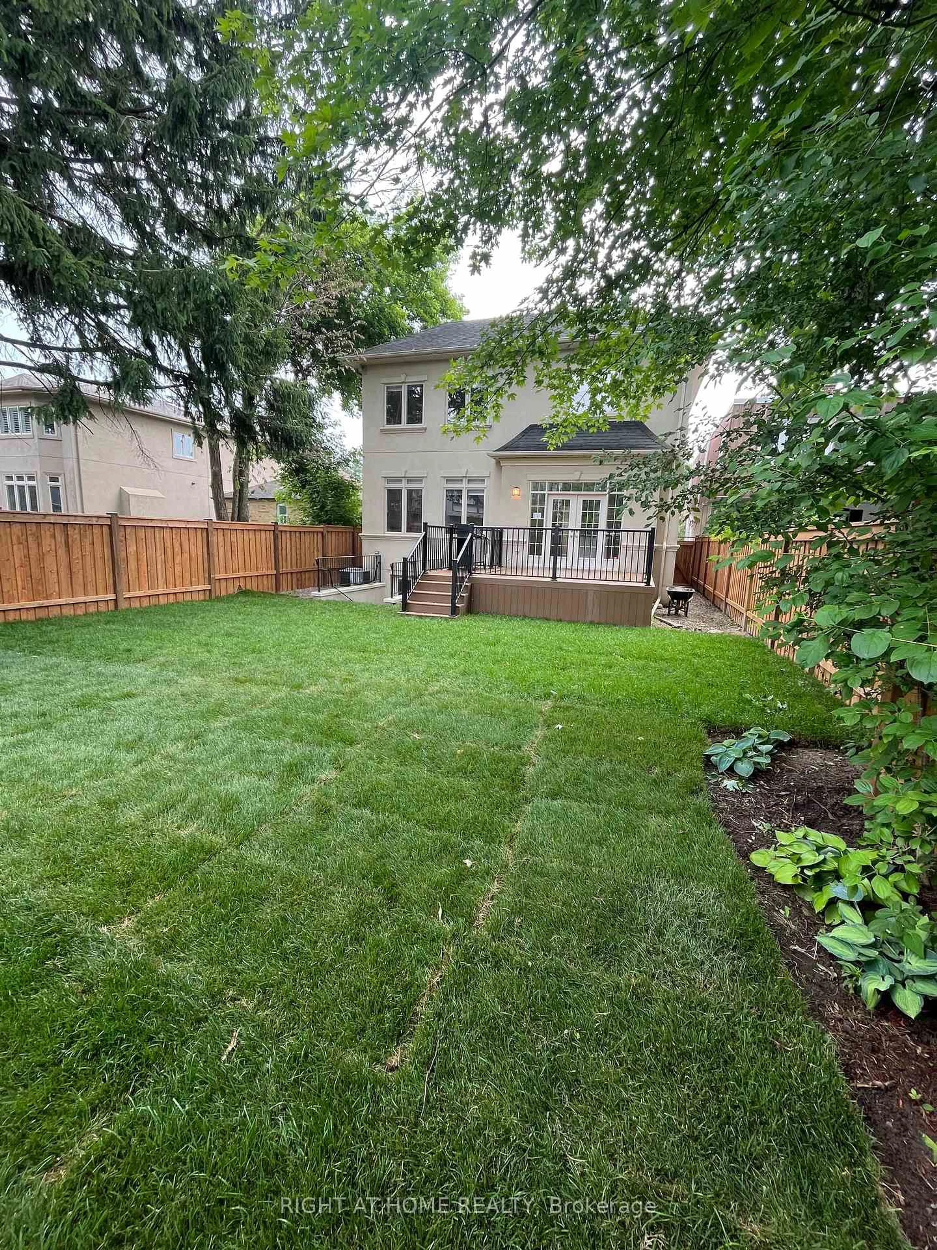 Patio, street for 196 Florence Ave, Toronto Ontario M2N 1G4