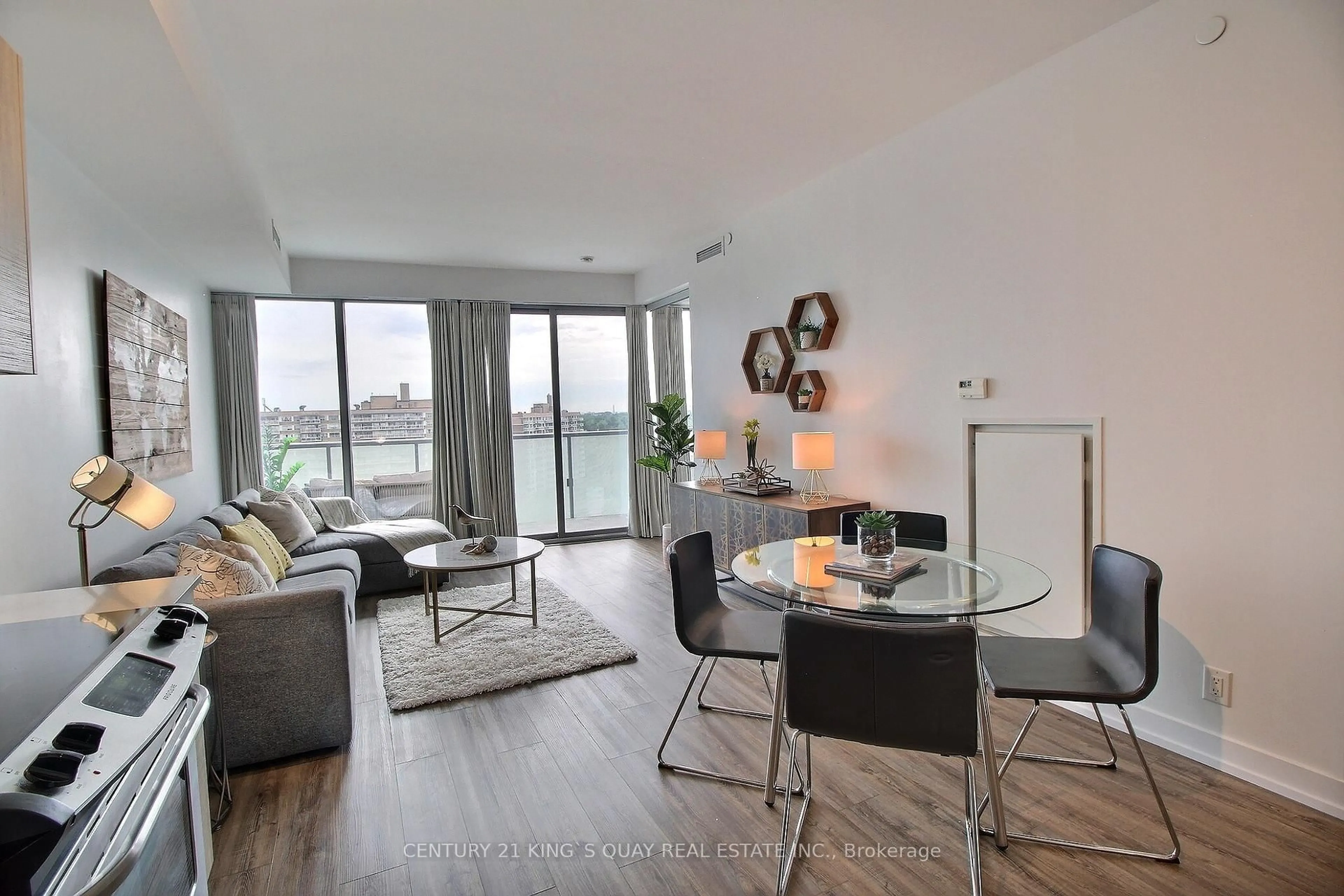 Living room with furniture, wood/laminate floor for 1815 Yonge St #1603, Toronto Ontario M4T 2A4