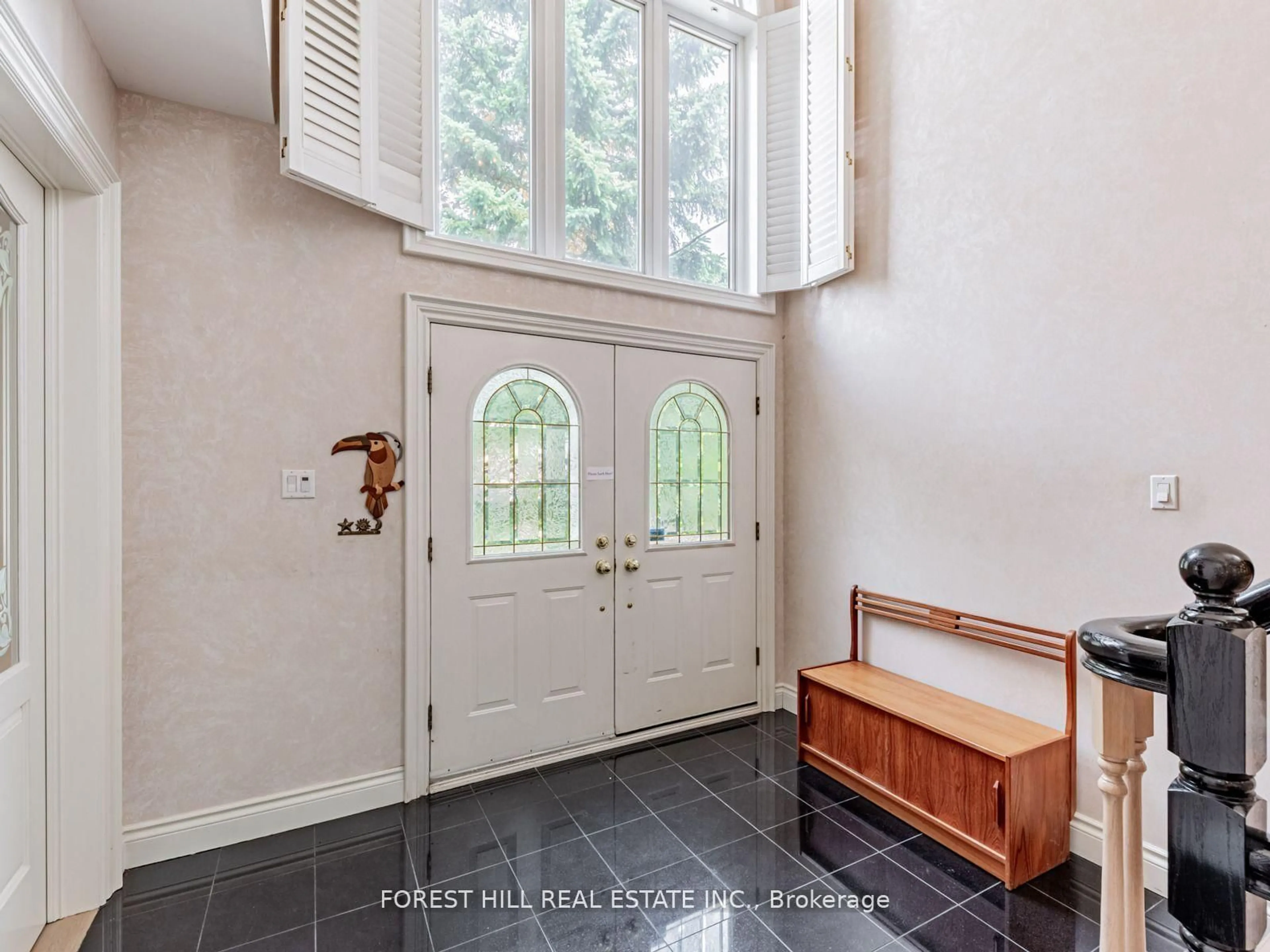 Indoor entryway for 51 Stuart Ave, Toronto Ontario M2N 1B2