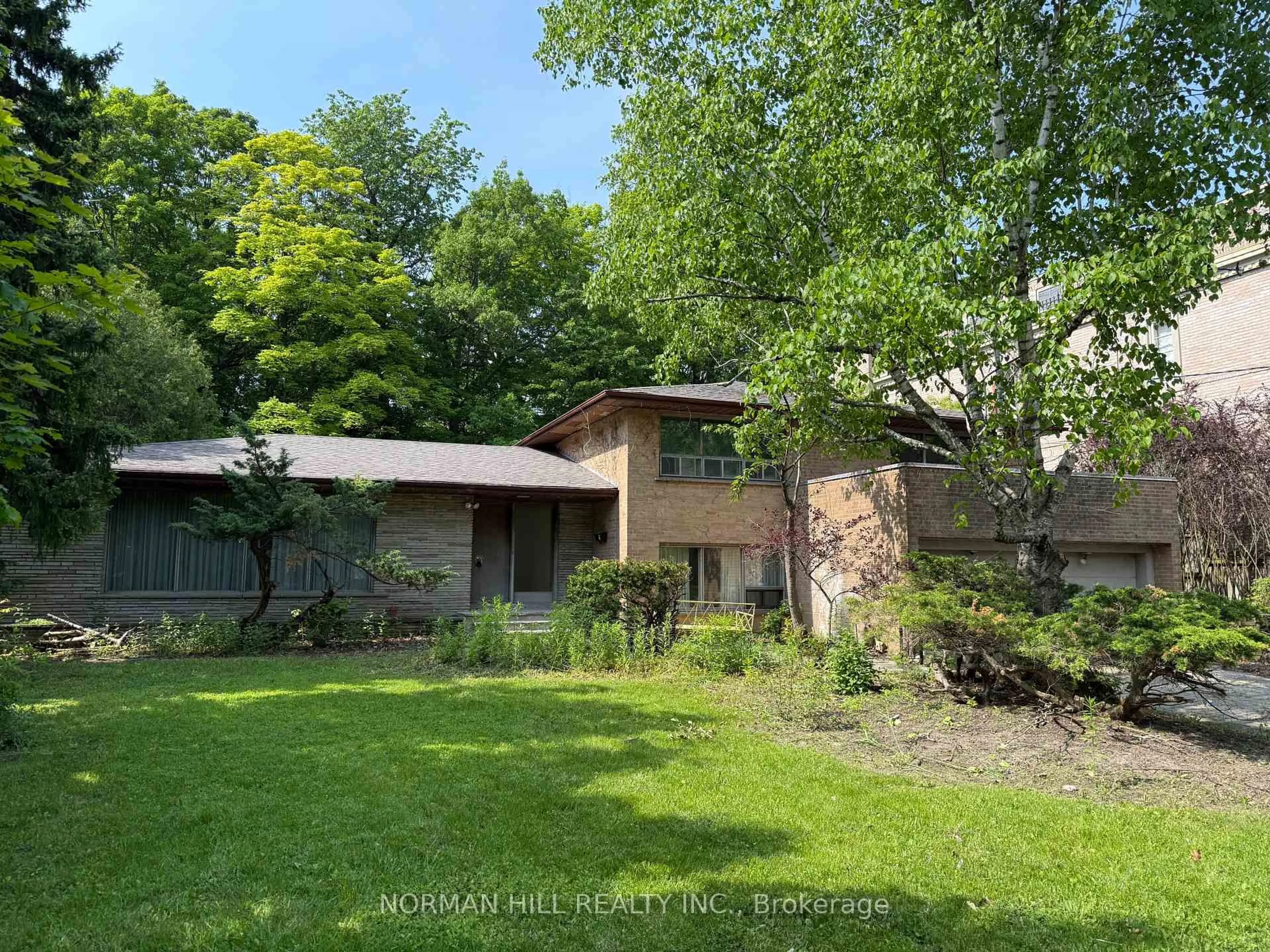 A pic from outside/outdoor area/front of a property/back of a property/a pic from drone, unknown for 49 Timberlane Dr, Toronto Ontario M3H 1J3