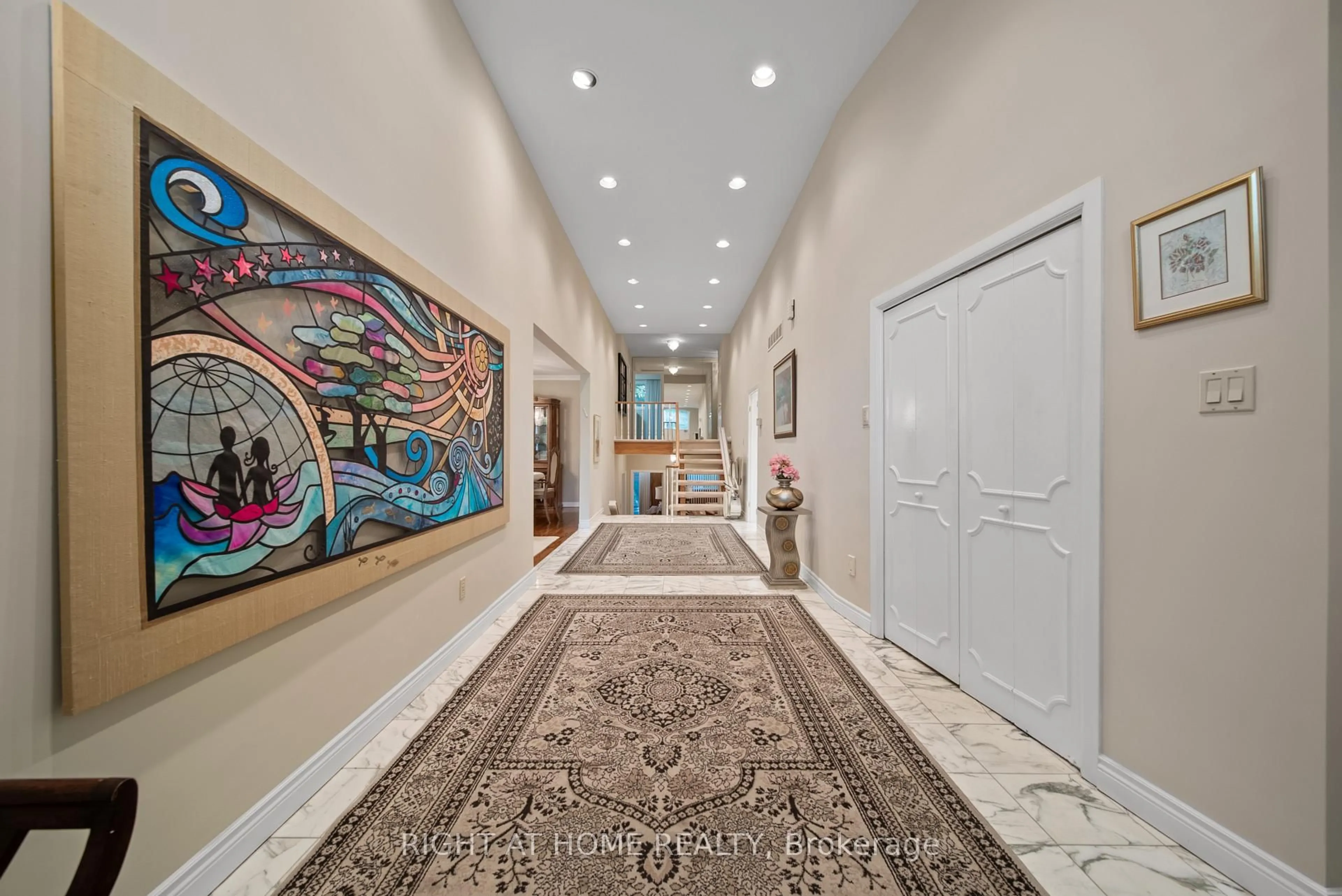 Indoor foyer for 1 Denmark Cres, Toronto Ontario M2R 1J3