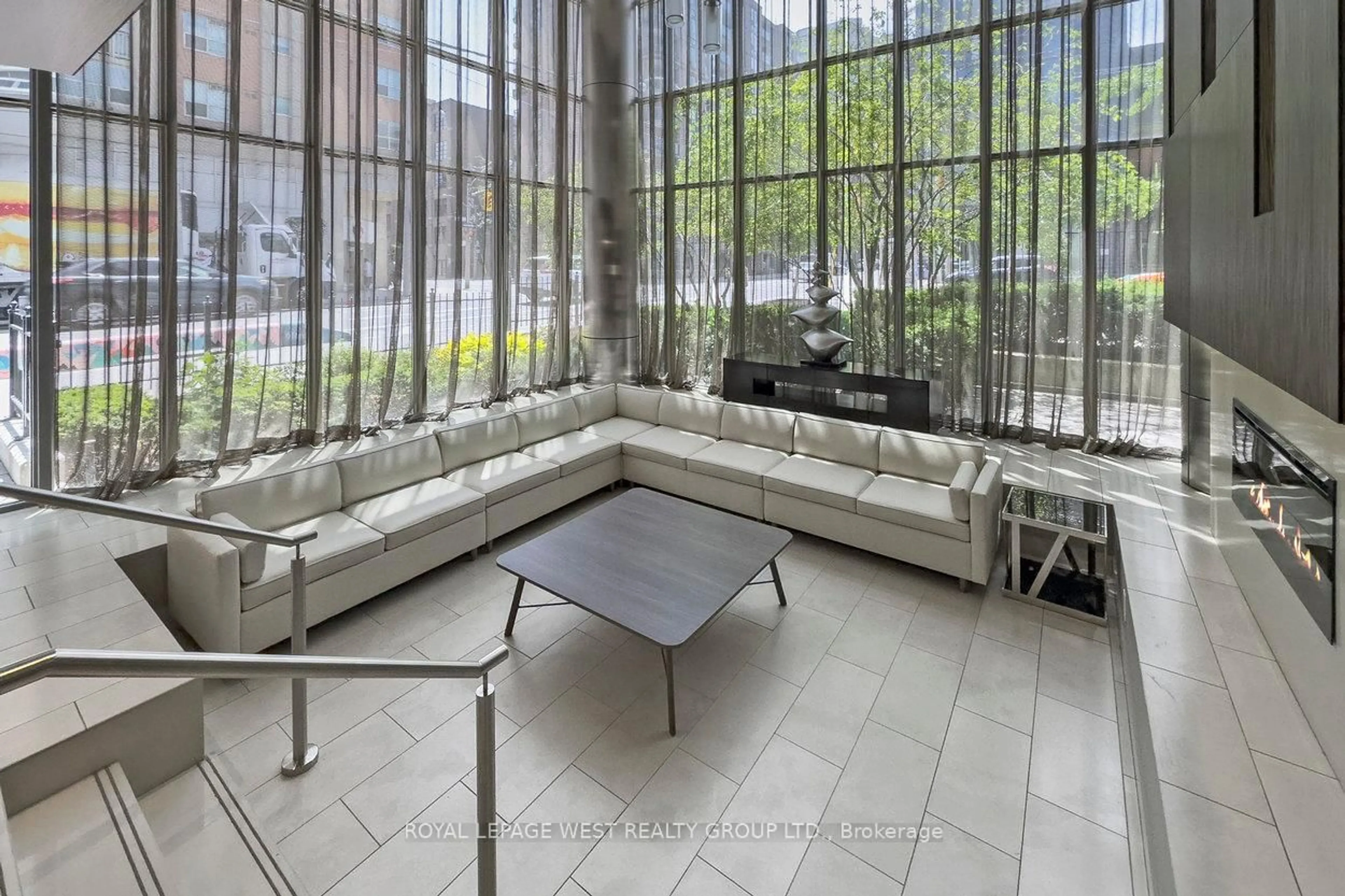 Lobby for 320 Richmond St #201, Toronto Ontario M5A 1P9