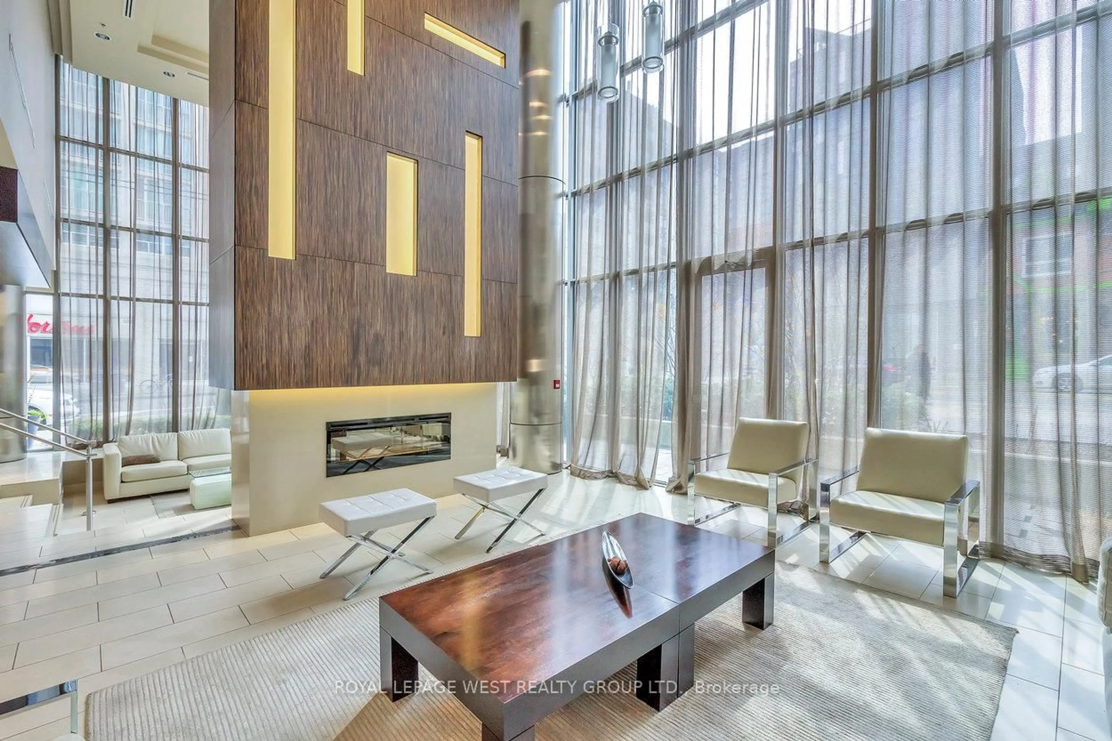 Lobby for 320 Richmond St #201, Toronto Ontario M5A 1P9