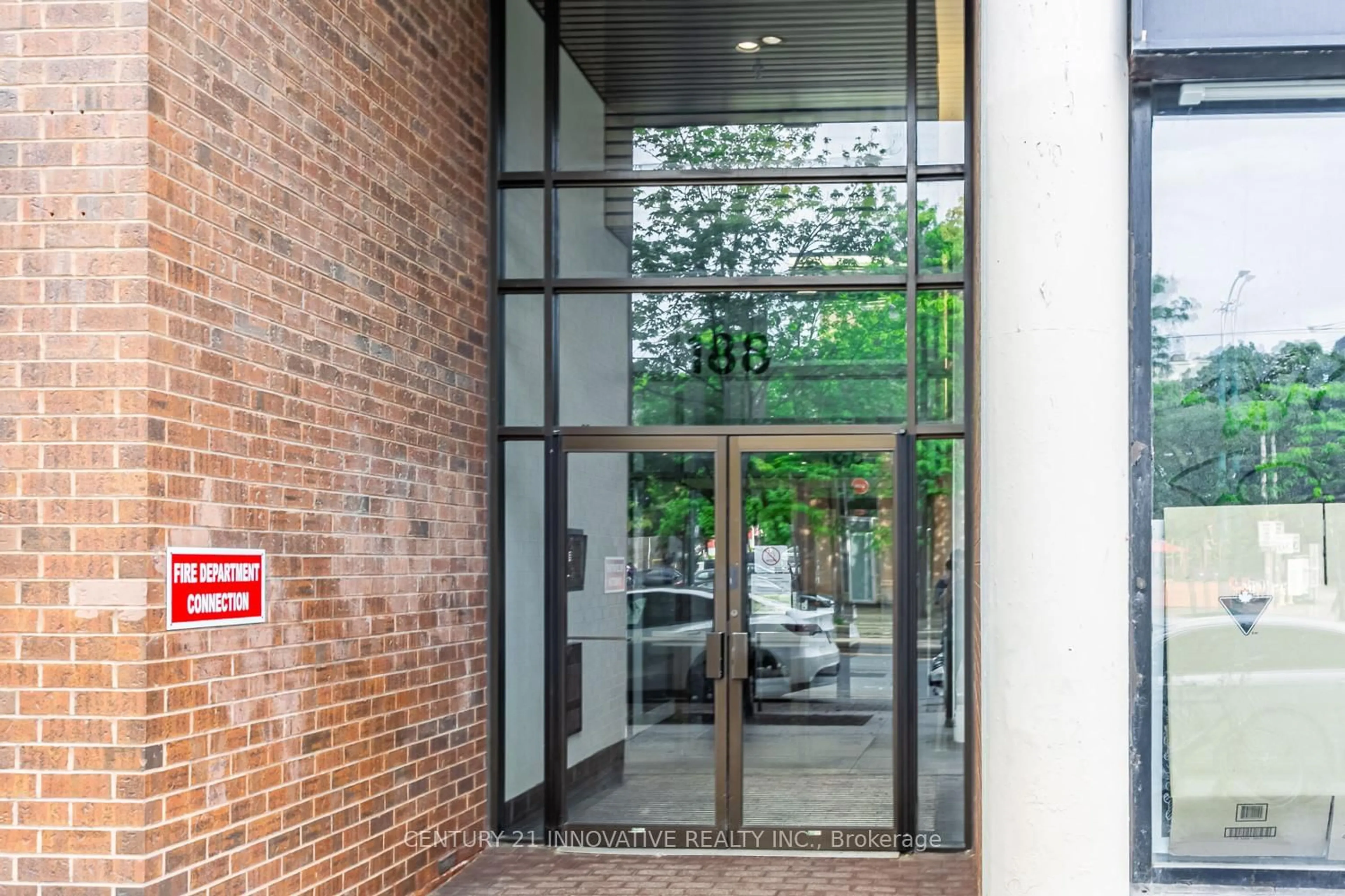 Indoor foyer for 188 Spadina Ave #604, Toronto Ontario M5T 3A4
