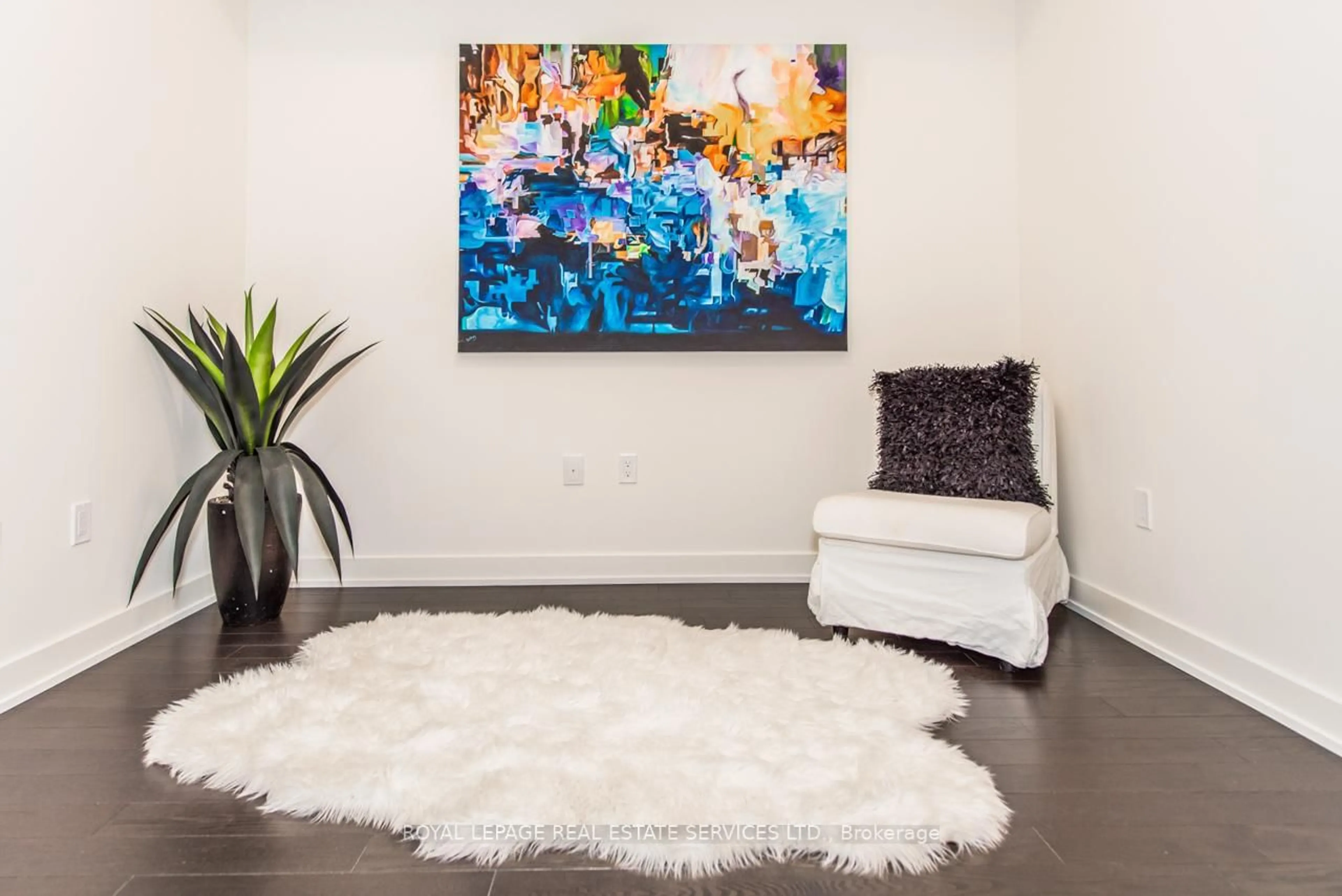 Unknown for 330 Richmond St #2116, Toronto Ontario M5V 1X2